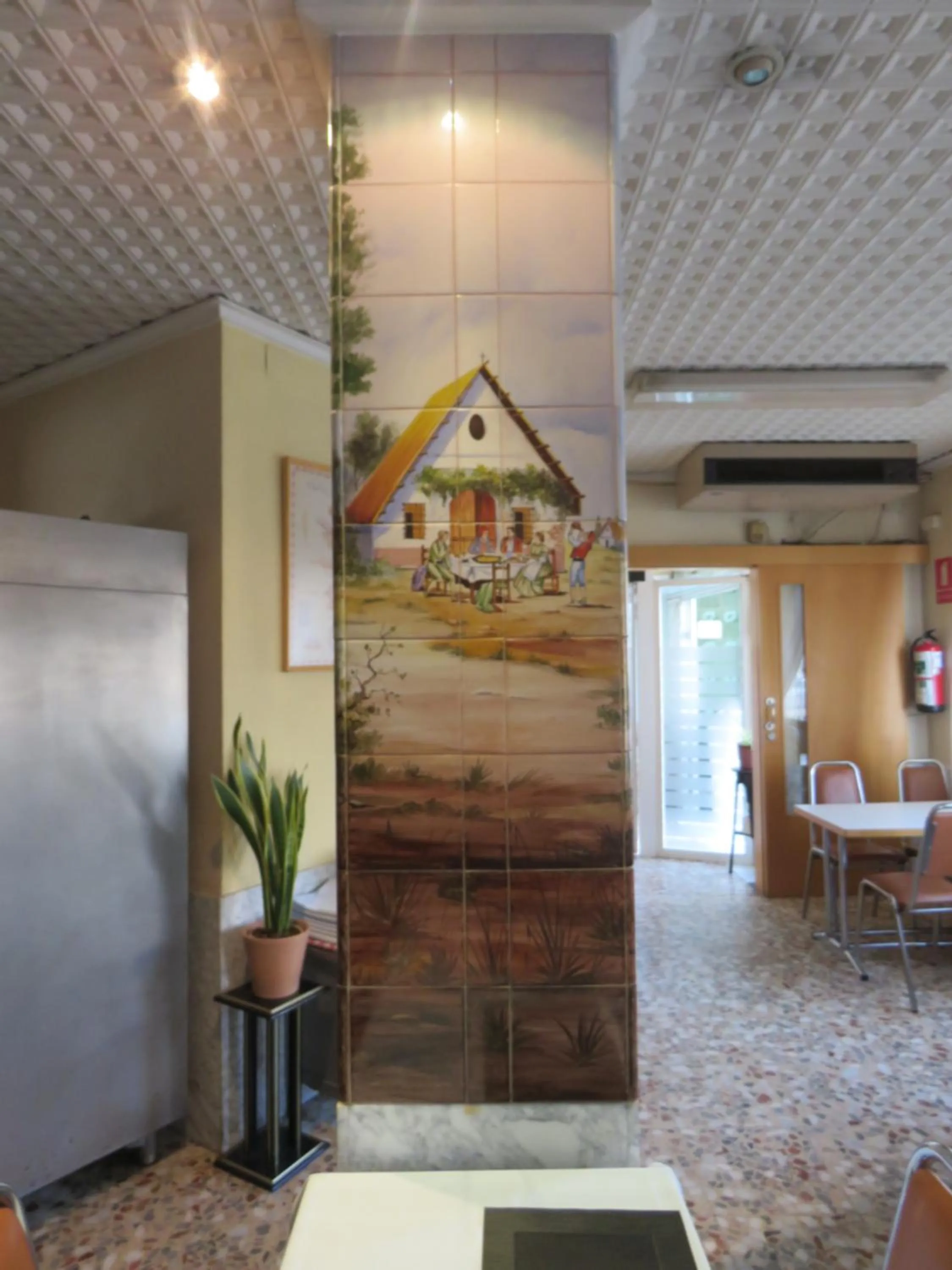 Restaurant/places to eat in Hotel Alain