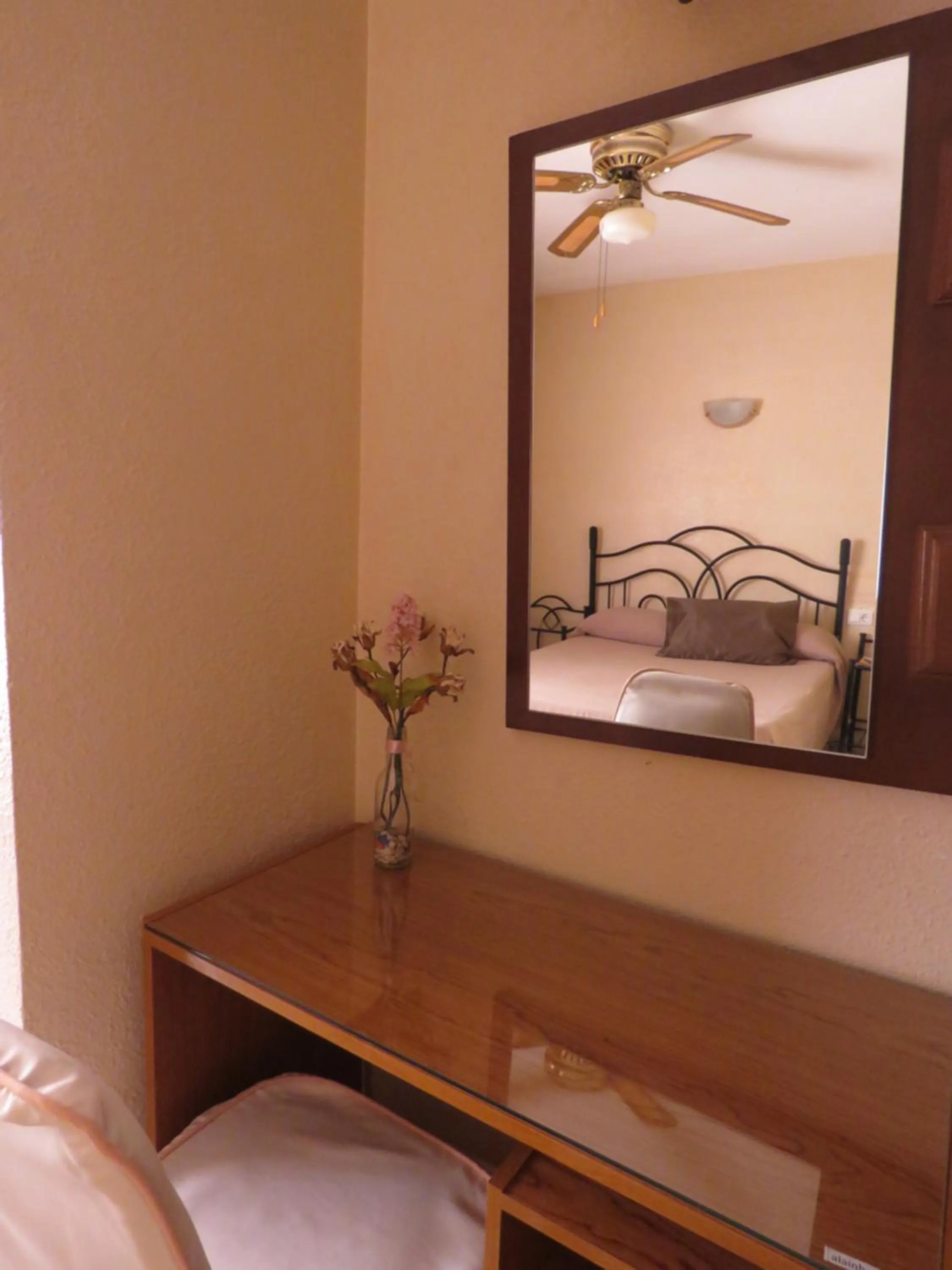 Photo of the whole room, Bed in Hotel Alain