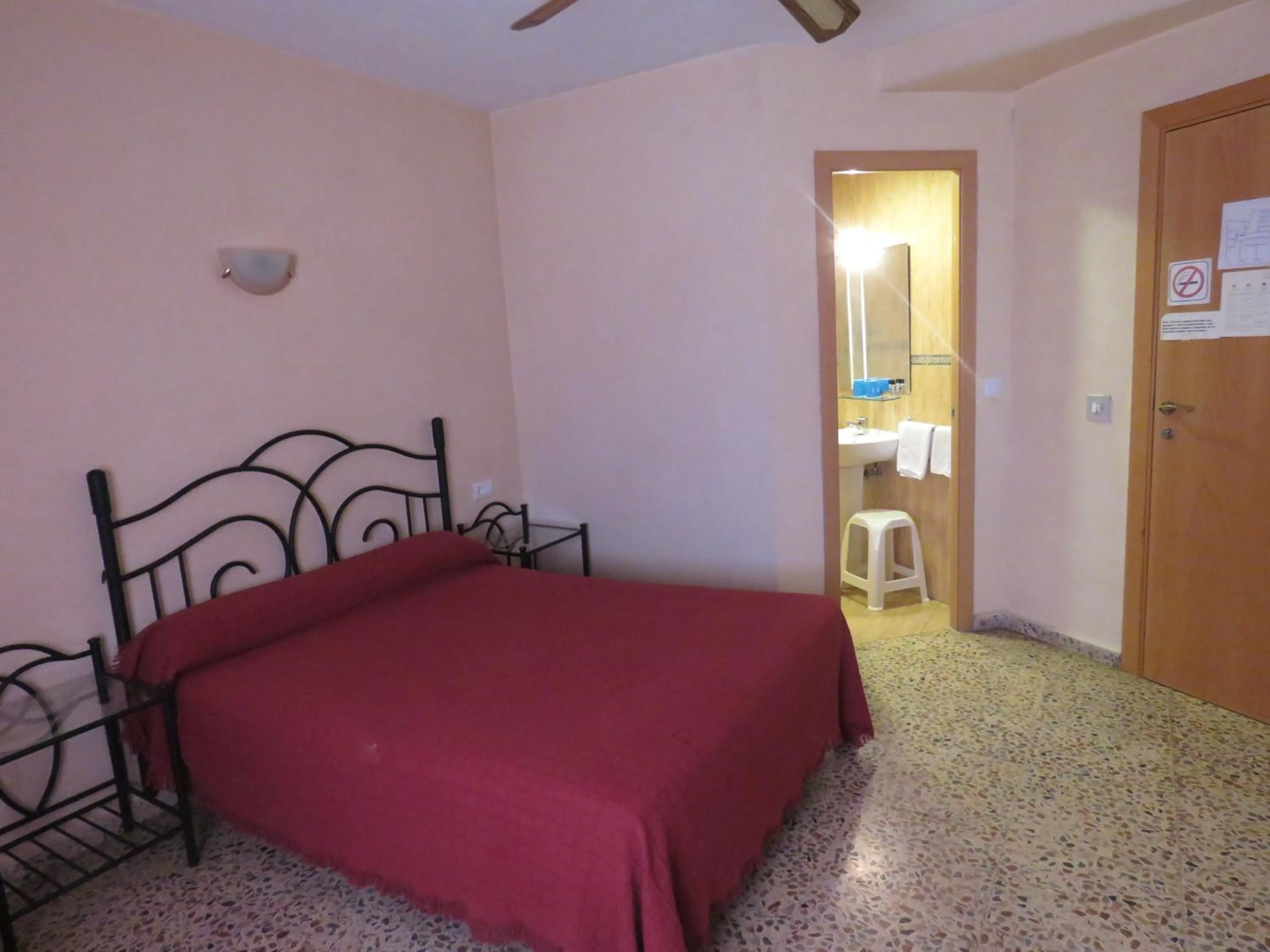 Photo of the whole room, Bed in Hotel Alain