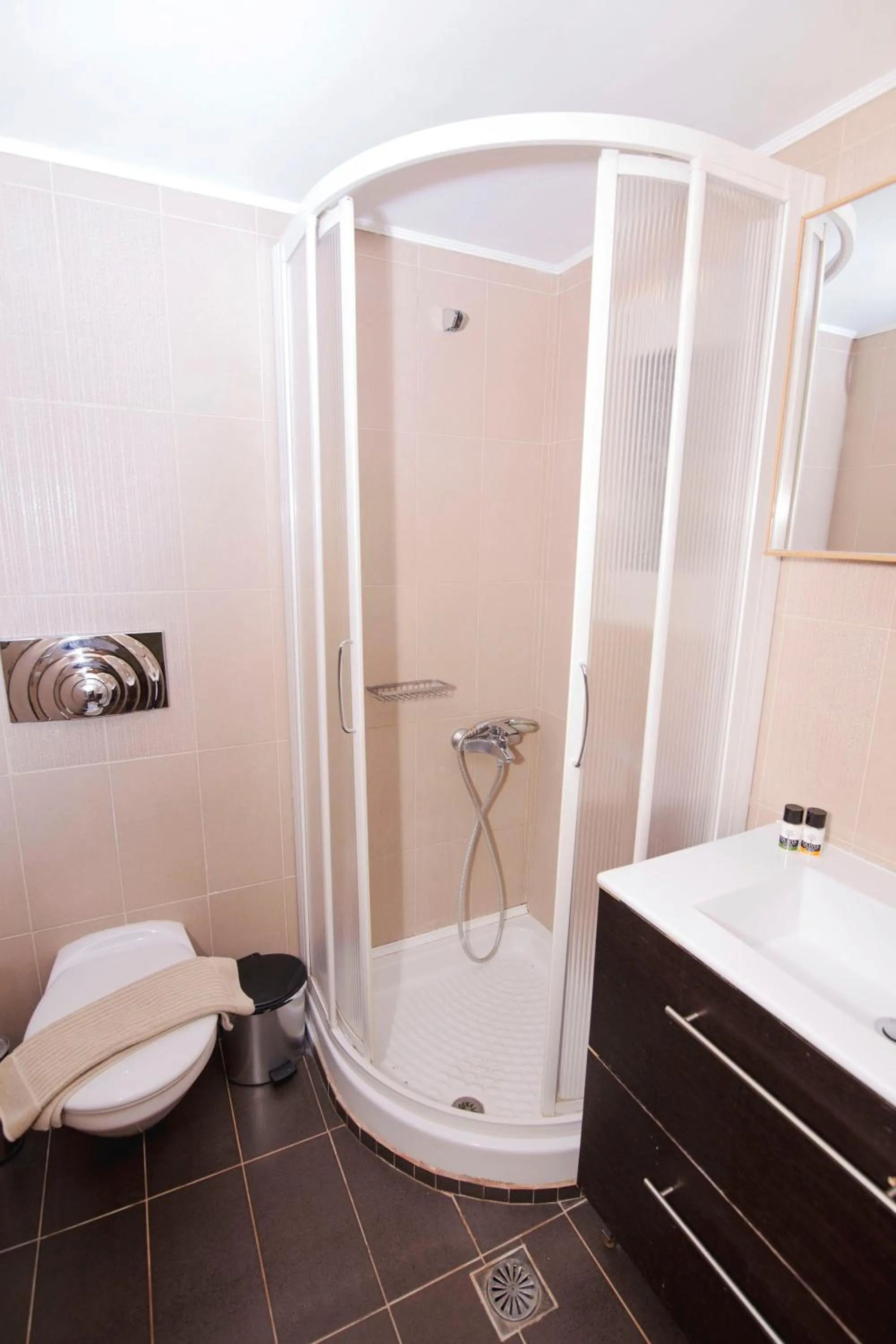 Bathroom in Hotel Grand Nefeli