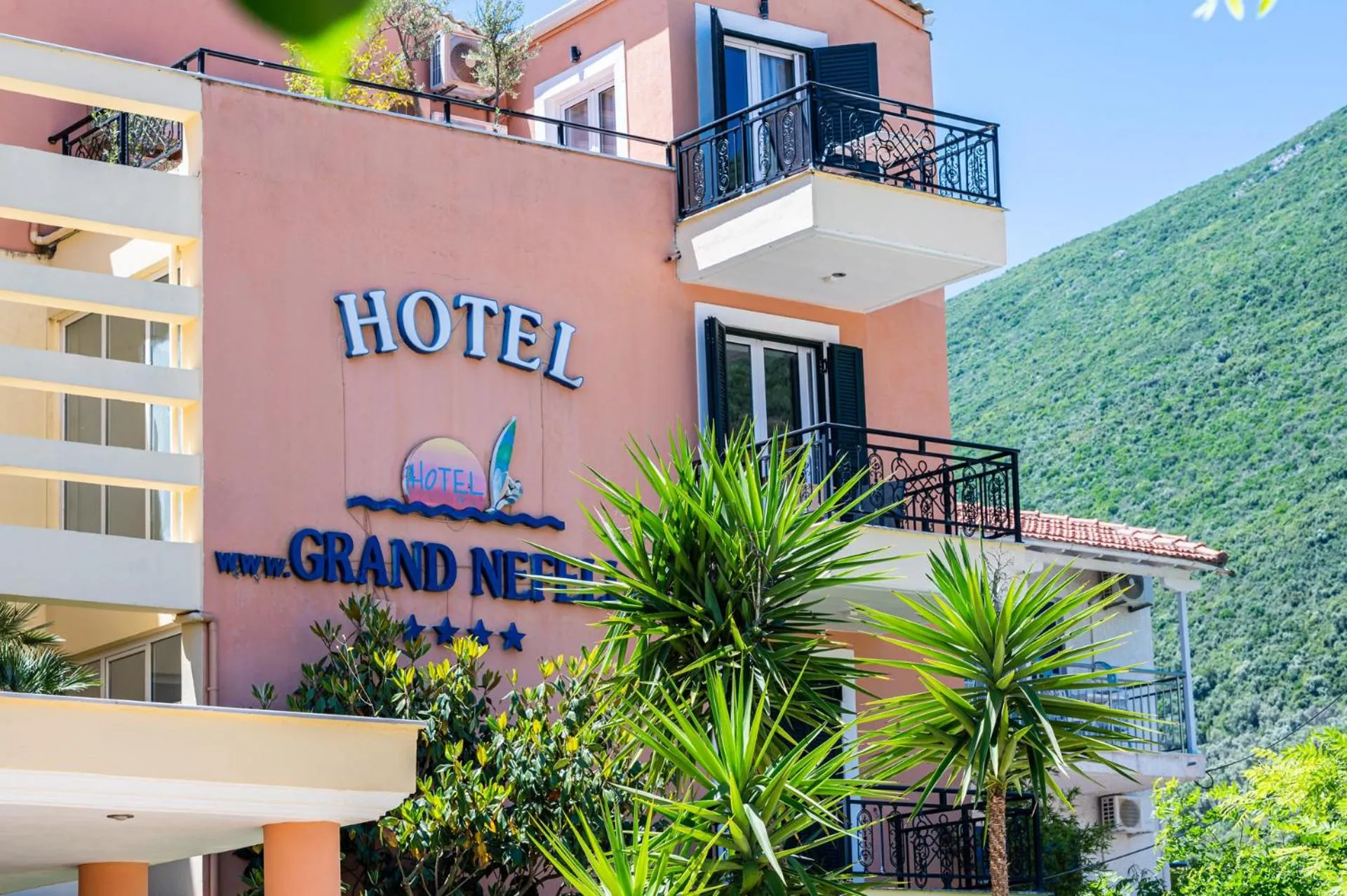Hotel Grand Nefeli