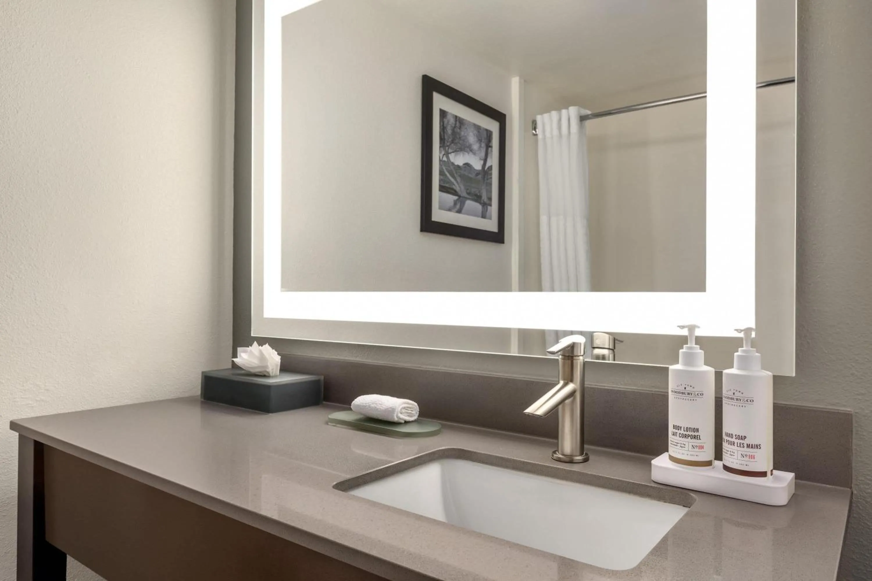 Bathroom in La Quinta by Wyndham Fairfield - Napa Valley