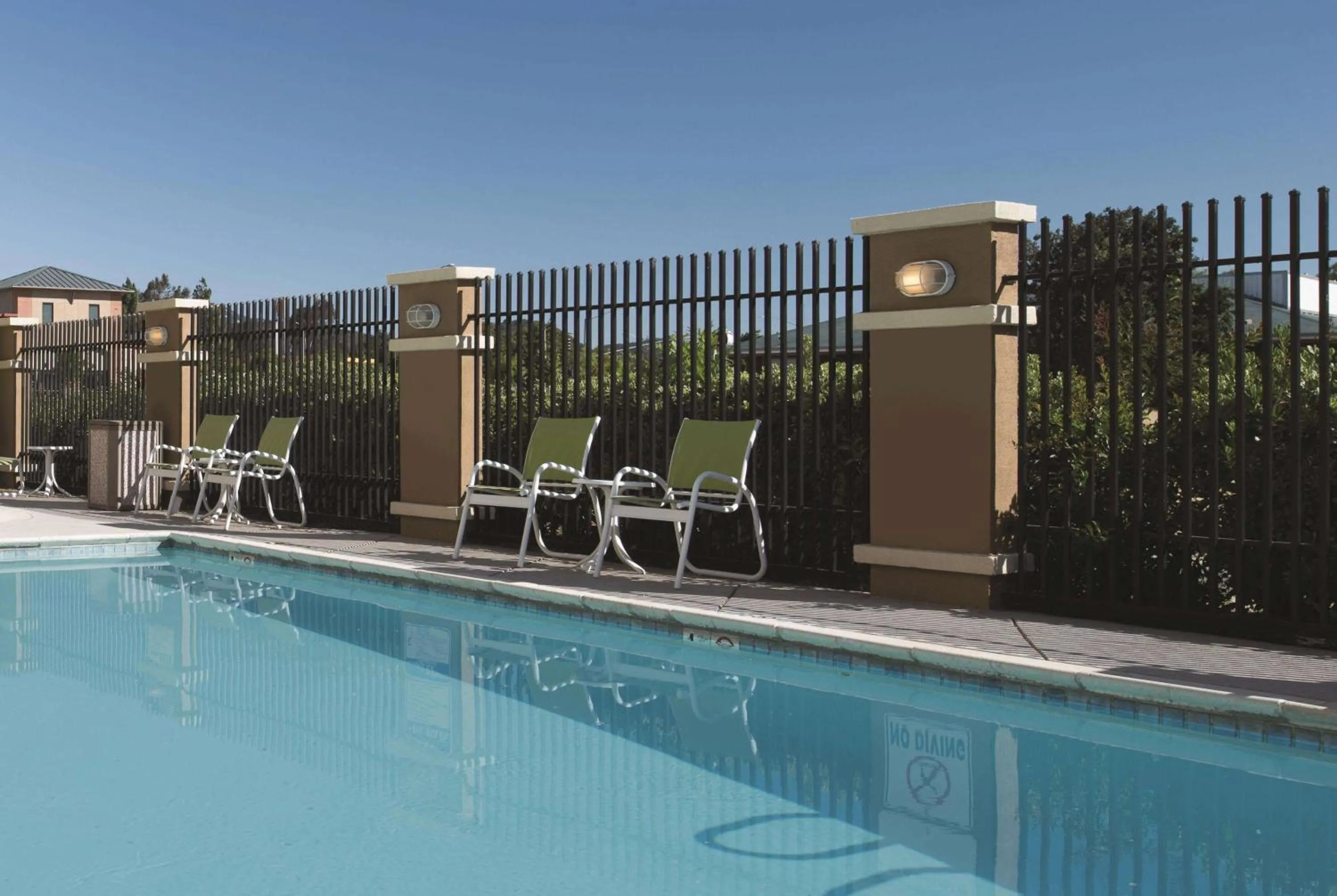 Pool view in La Quinta by Wyndham Fairfield - Napa Valley