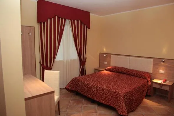 Bedroom, Bed in Hotel Eden Sul Lago