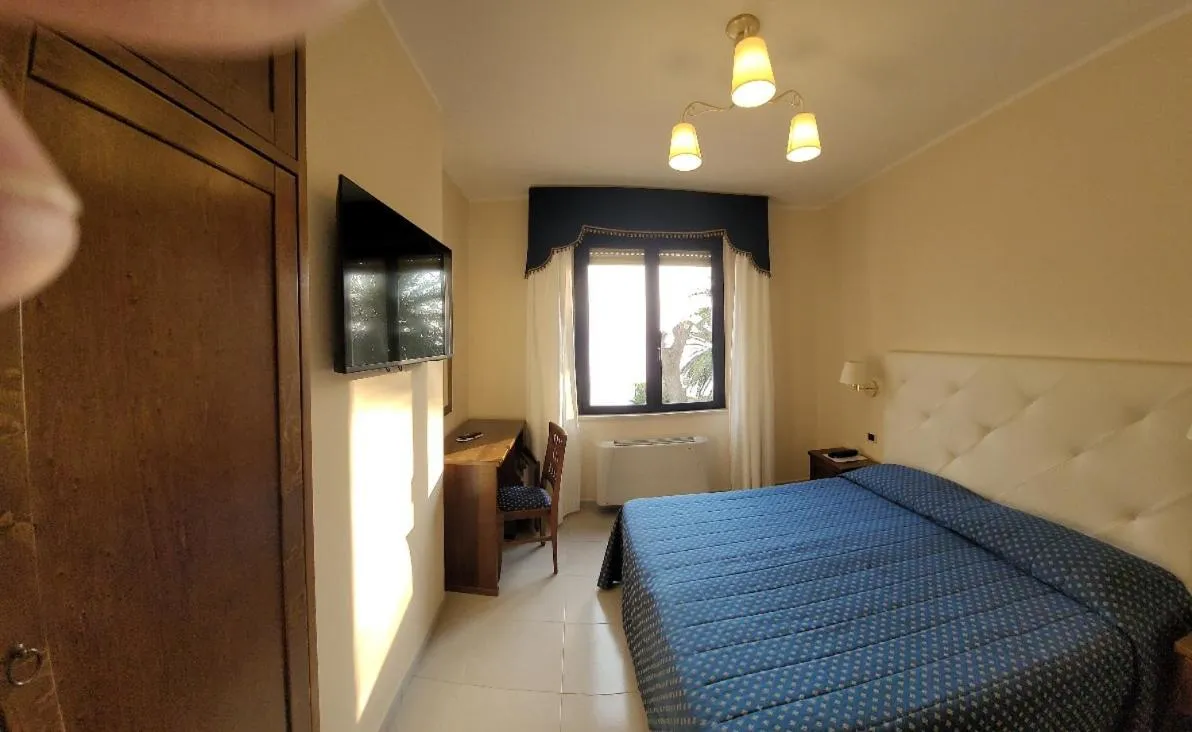 Bed in Hotel Eden Sul Lago