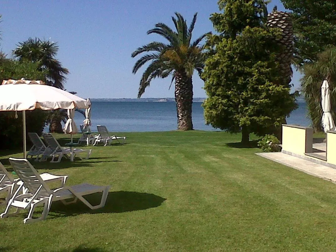 Garden in Hotel Eden Sul Lago