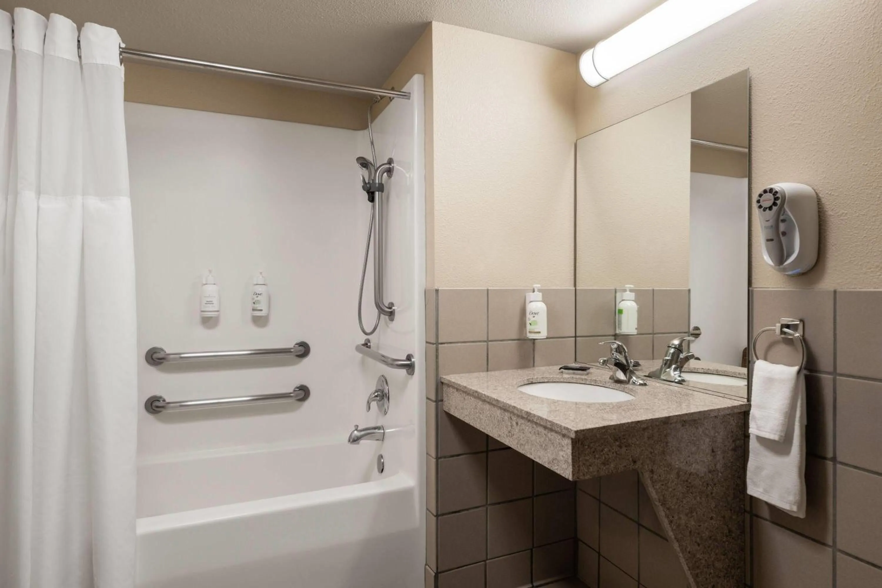 Bathroom in Hawthorn Suites by Wyndham Napa Valley