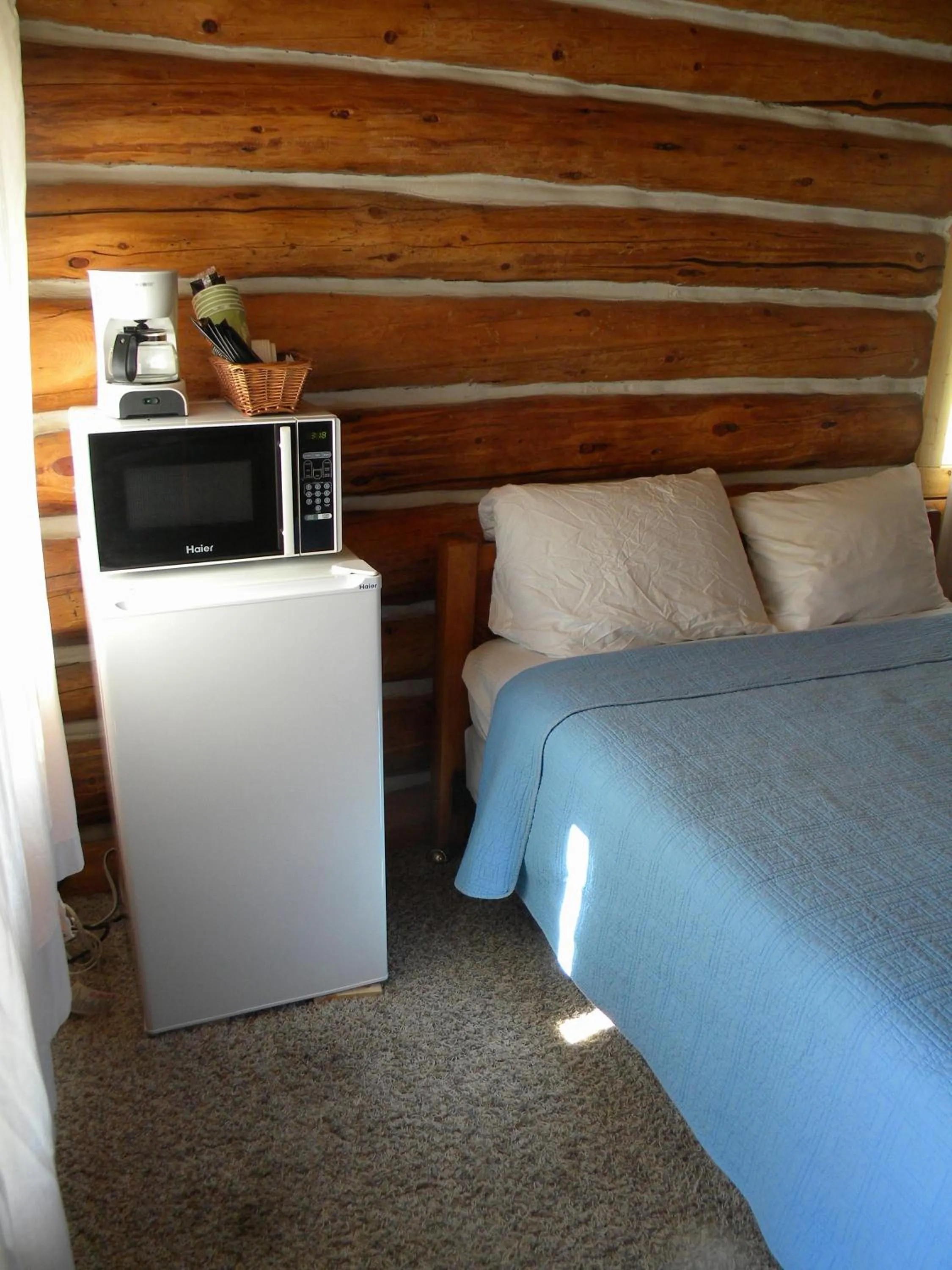 Bed in Trail Shop Inn