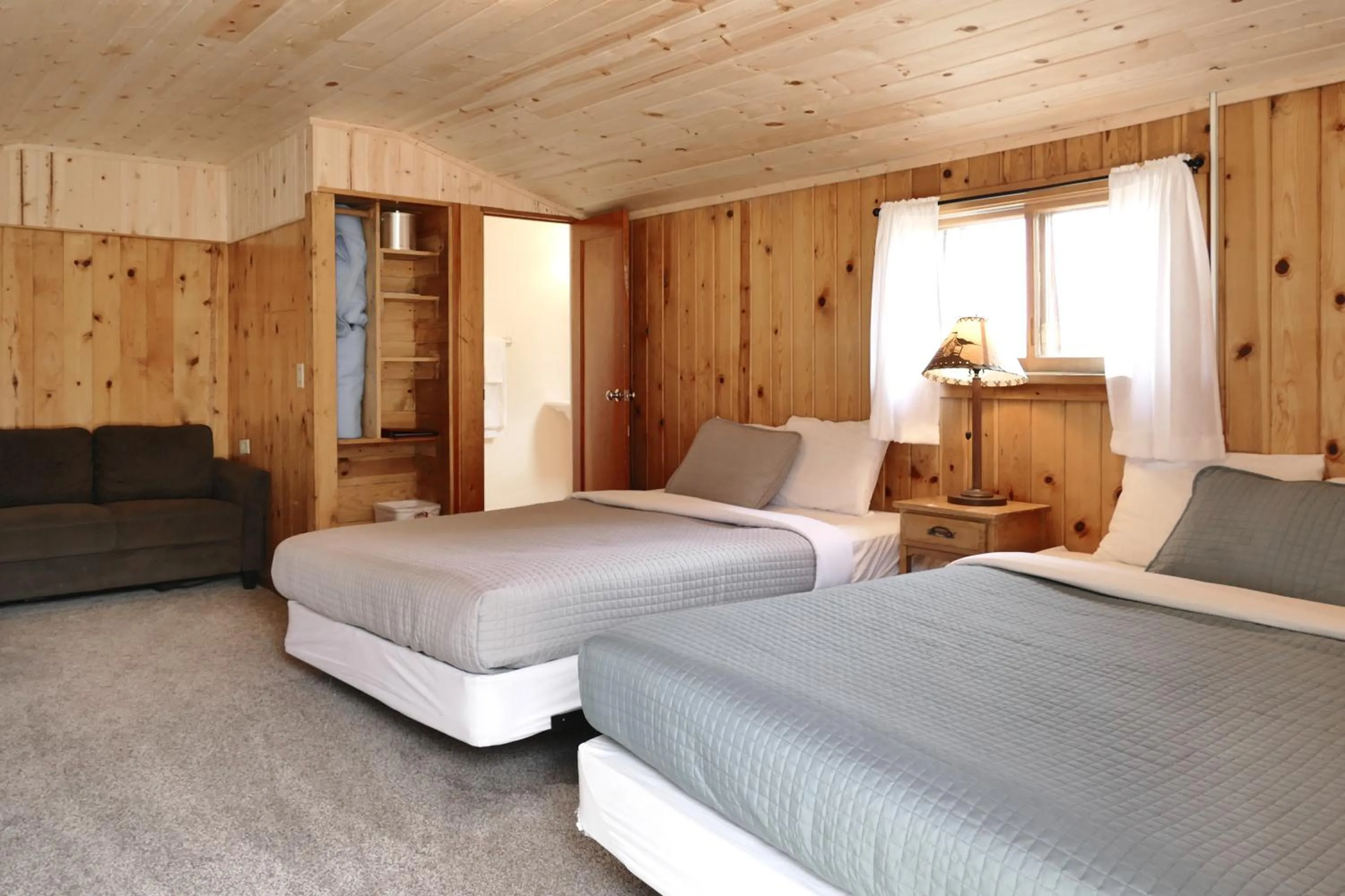 Bed in Trail Shop Inn