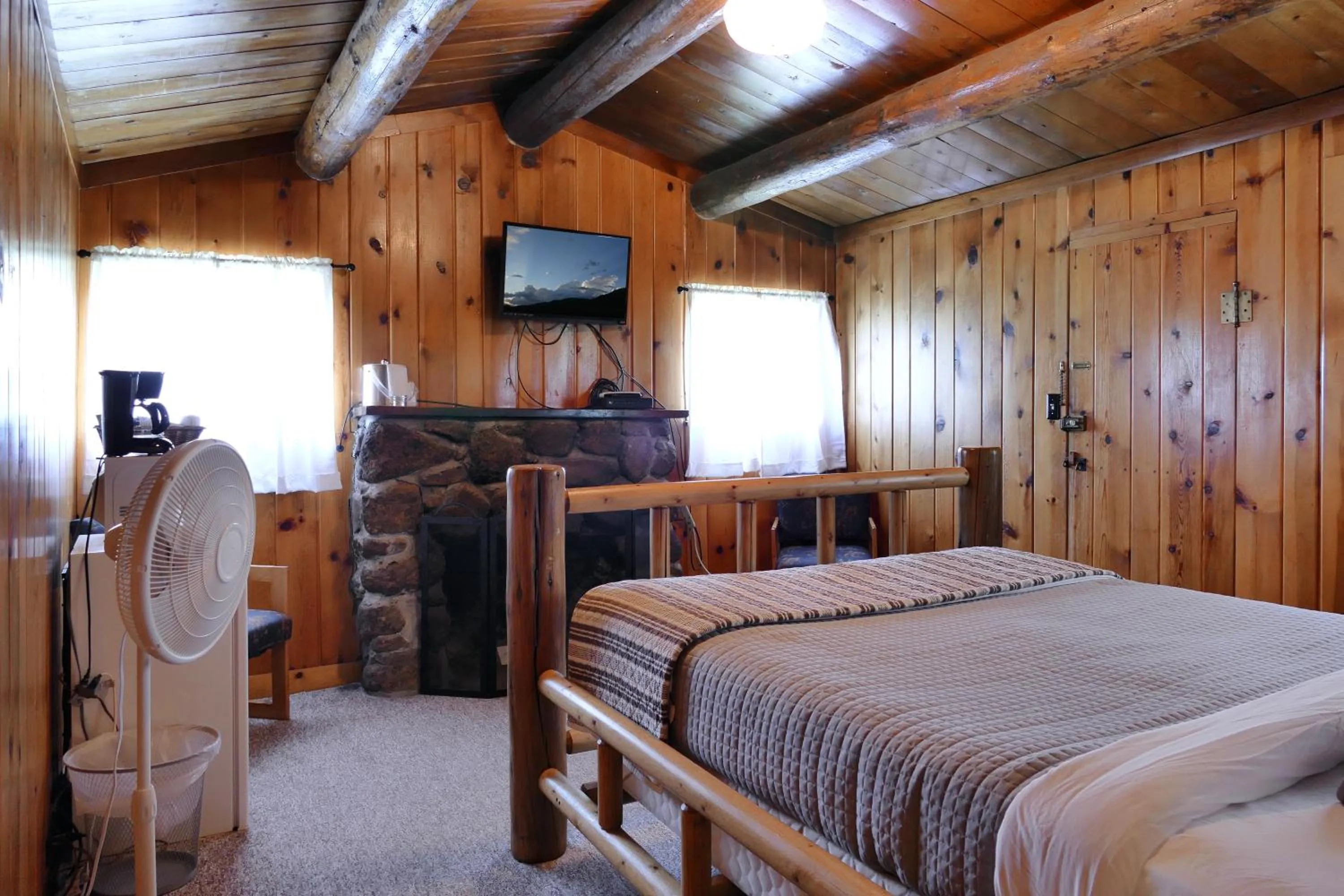 Bed in Trail Shop Inn