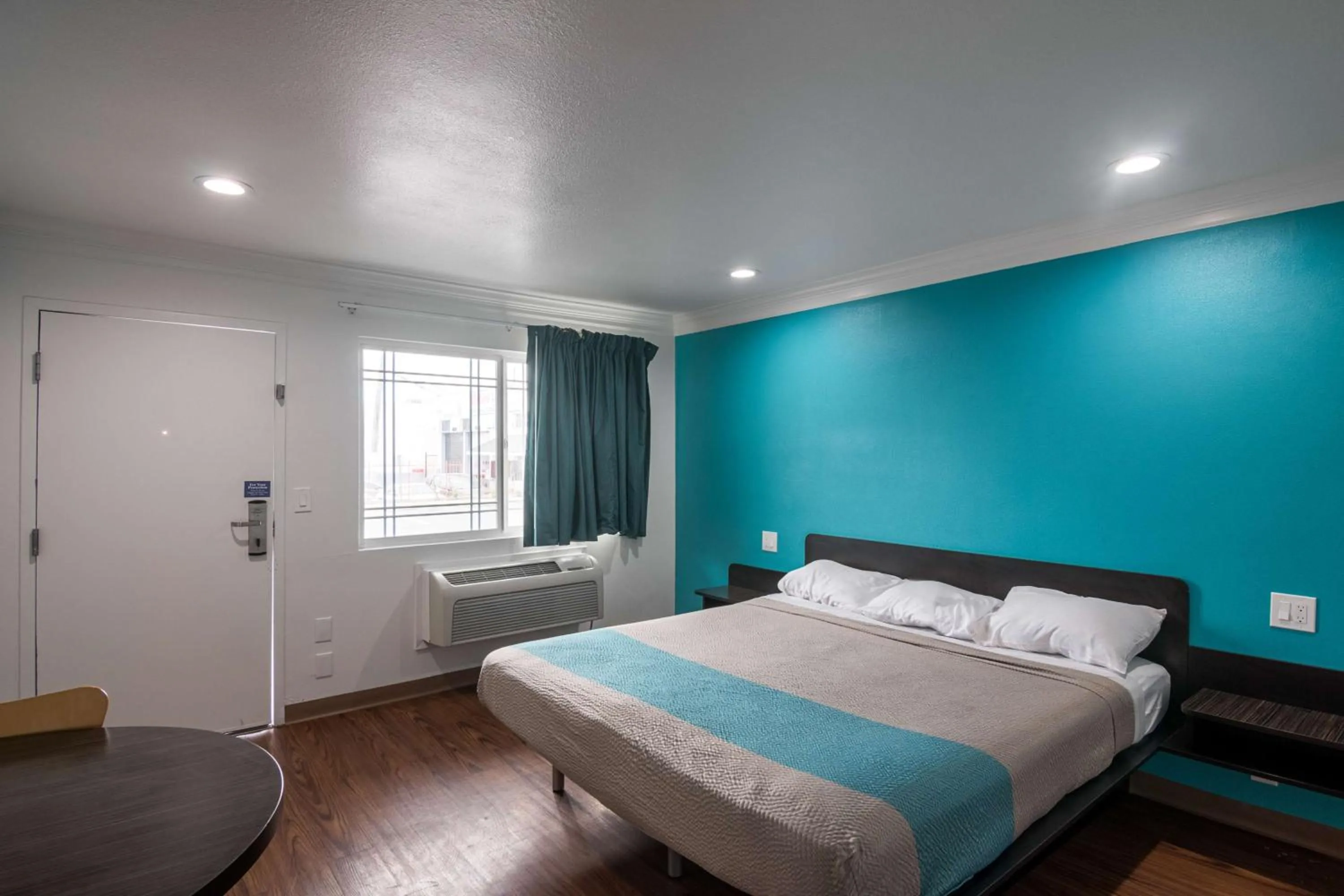 Photo of the whole room, Bed in Motel 6-Norwalk, CA