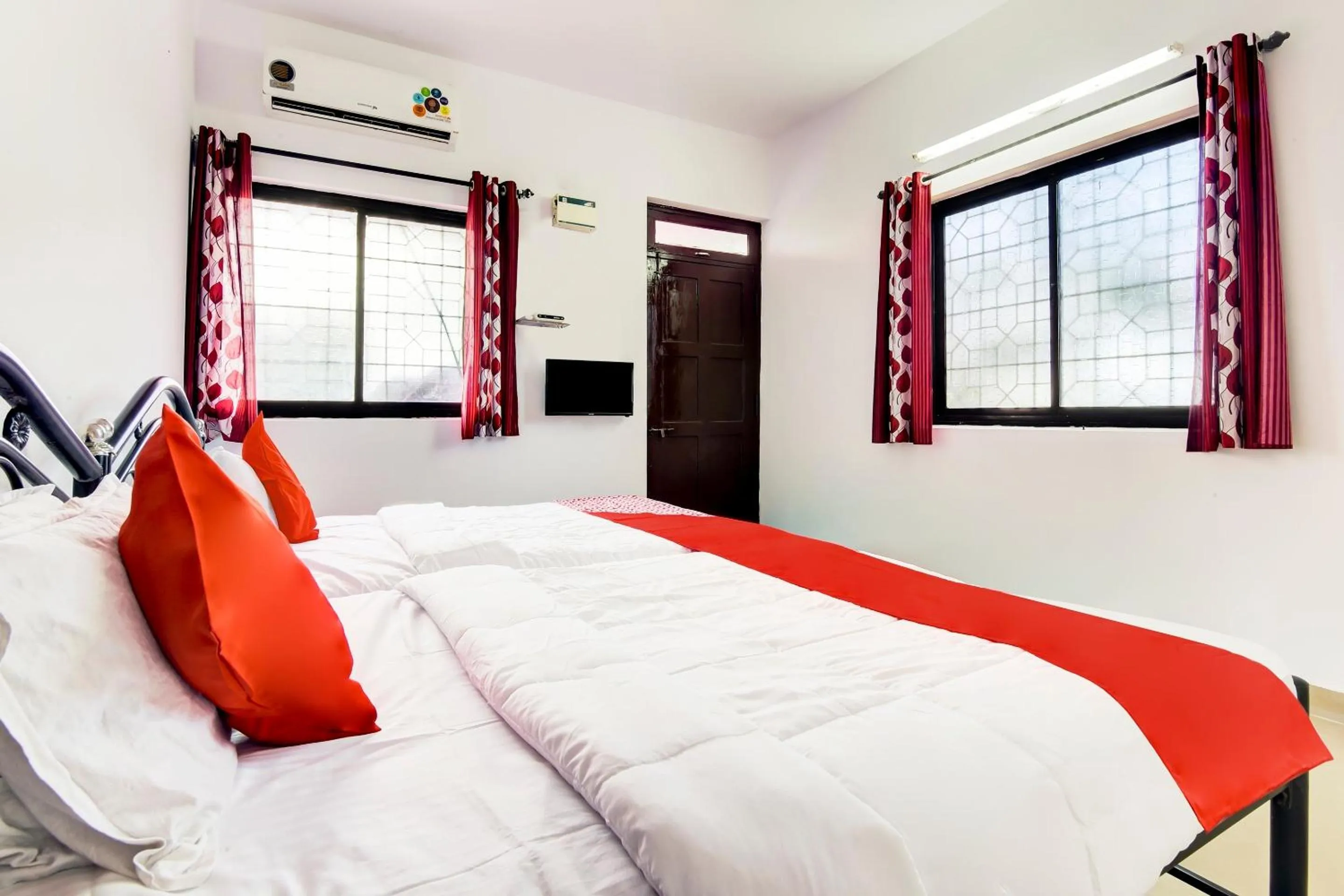 Bedroom, Bed in Hotel O Omkar Guest House Near Immaculate Conception Church