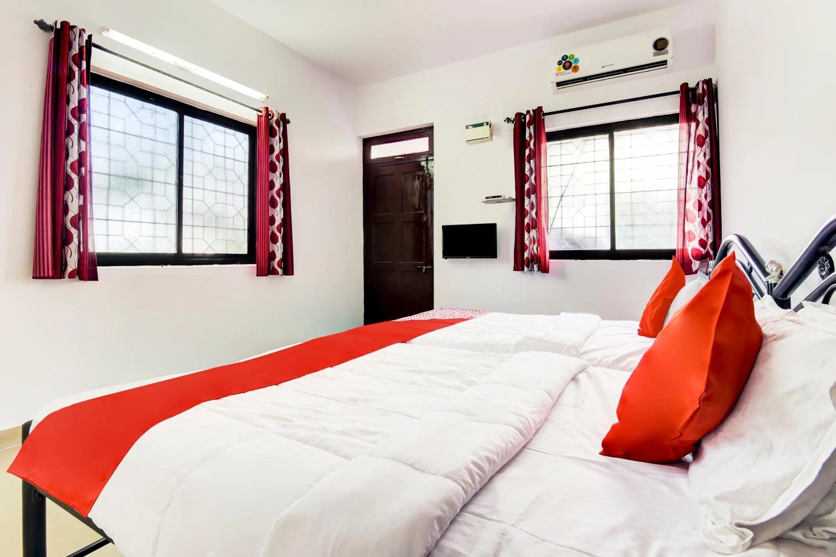 Bedroom, Bed in Hotel O Omkar Guest House Near Immaculate Conception Church