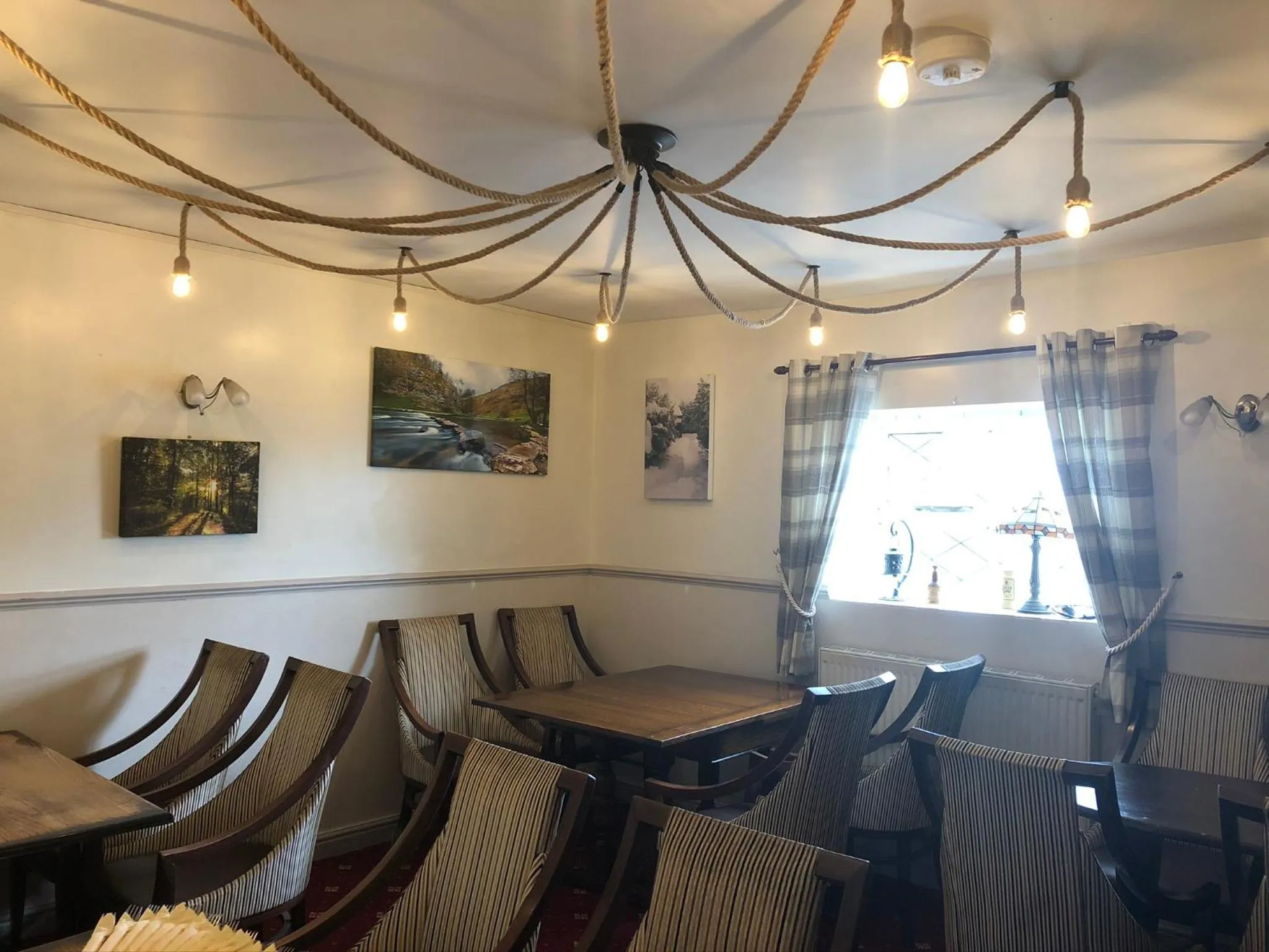 Restaurant/places to eat in The Jug & Glass Inn