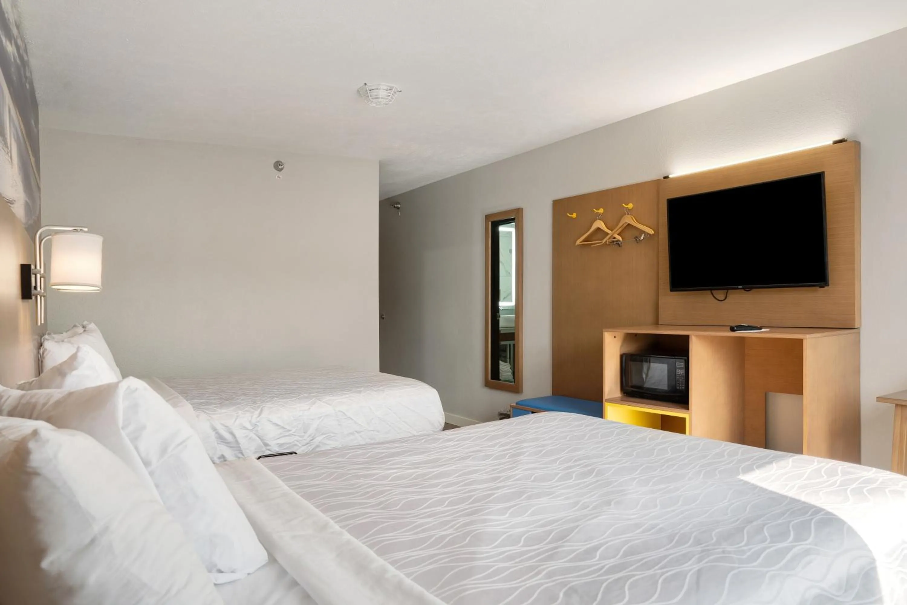 Bedroom, Bed in Days Inn by Wyndham Omaha - West Dodge