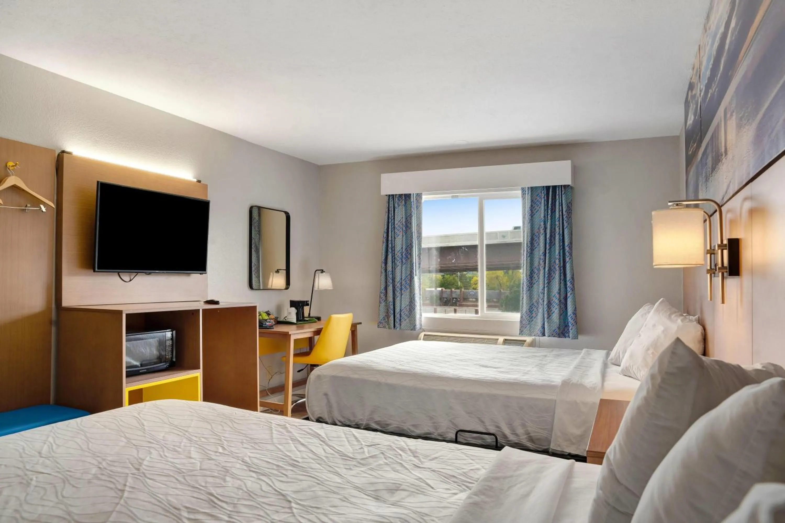 Photo of the whole room, Bed in Days Inn by Wyndham Omaha - West Dodge
