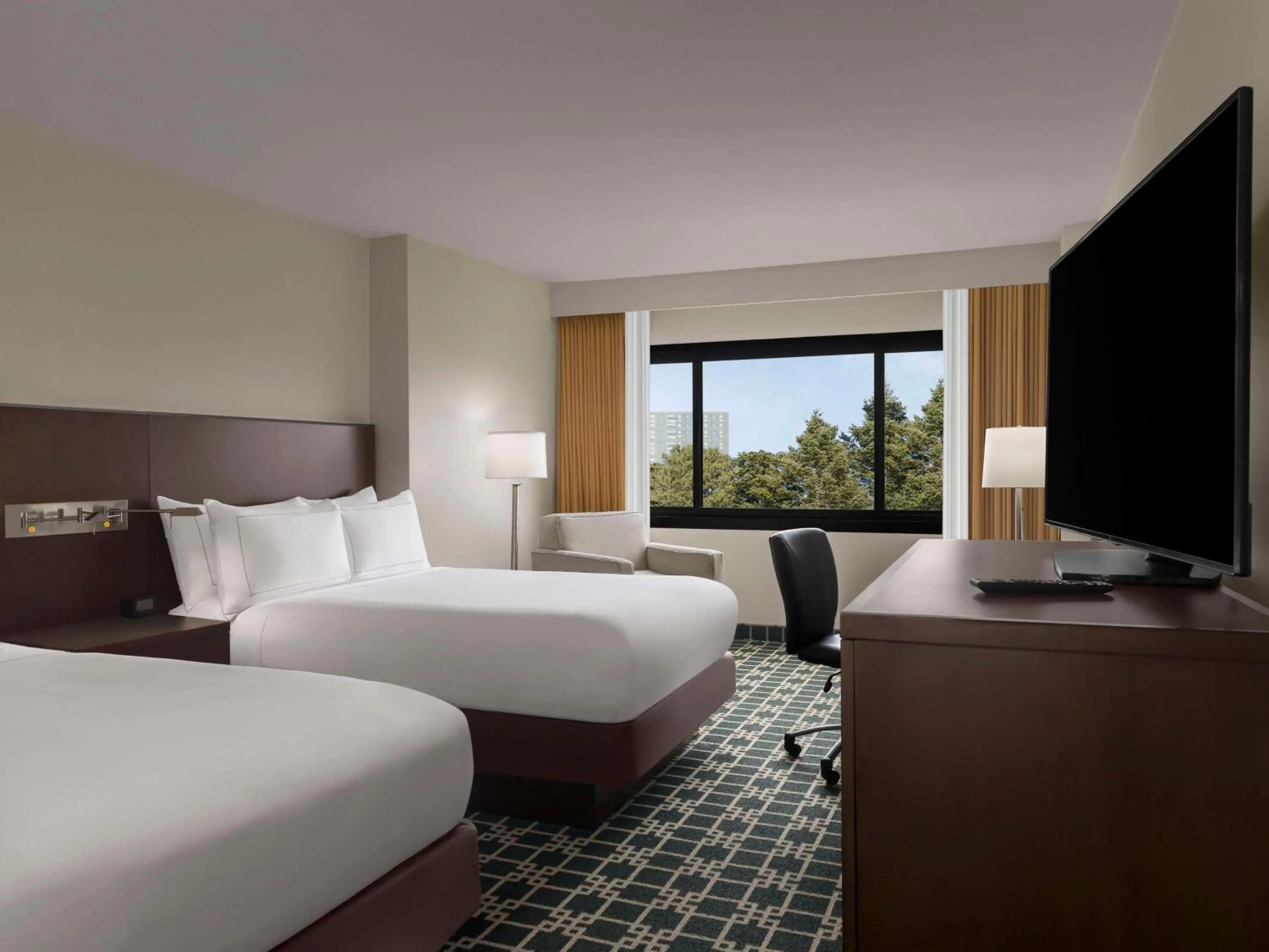 Bedroom, Bed in DoubleTree by Hilton Fort Lee/George Washington Bridge