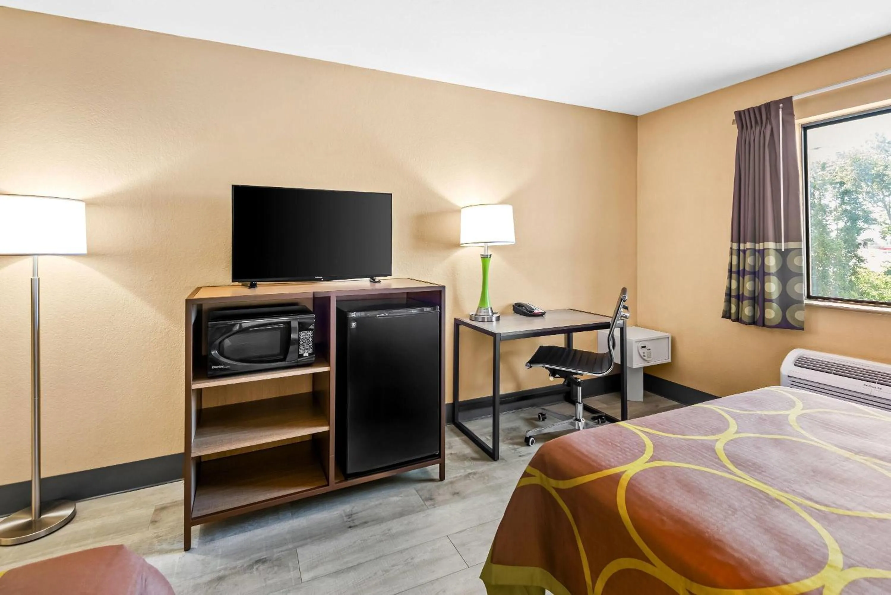 Bed in Super 8 by Wyndham Terre Haute