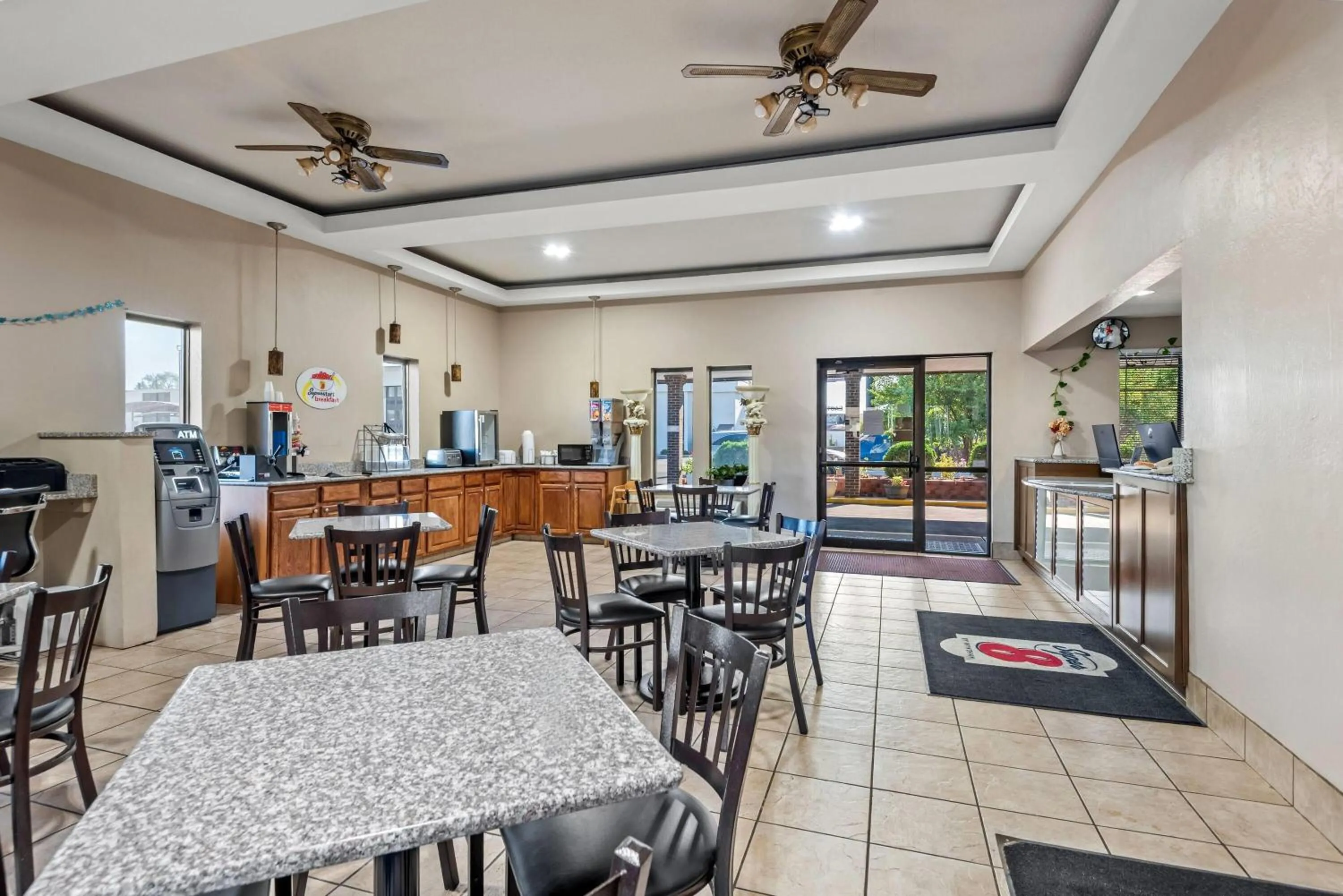 Restaurant/places to eat in Super 8 by Wyndham Terre Haute