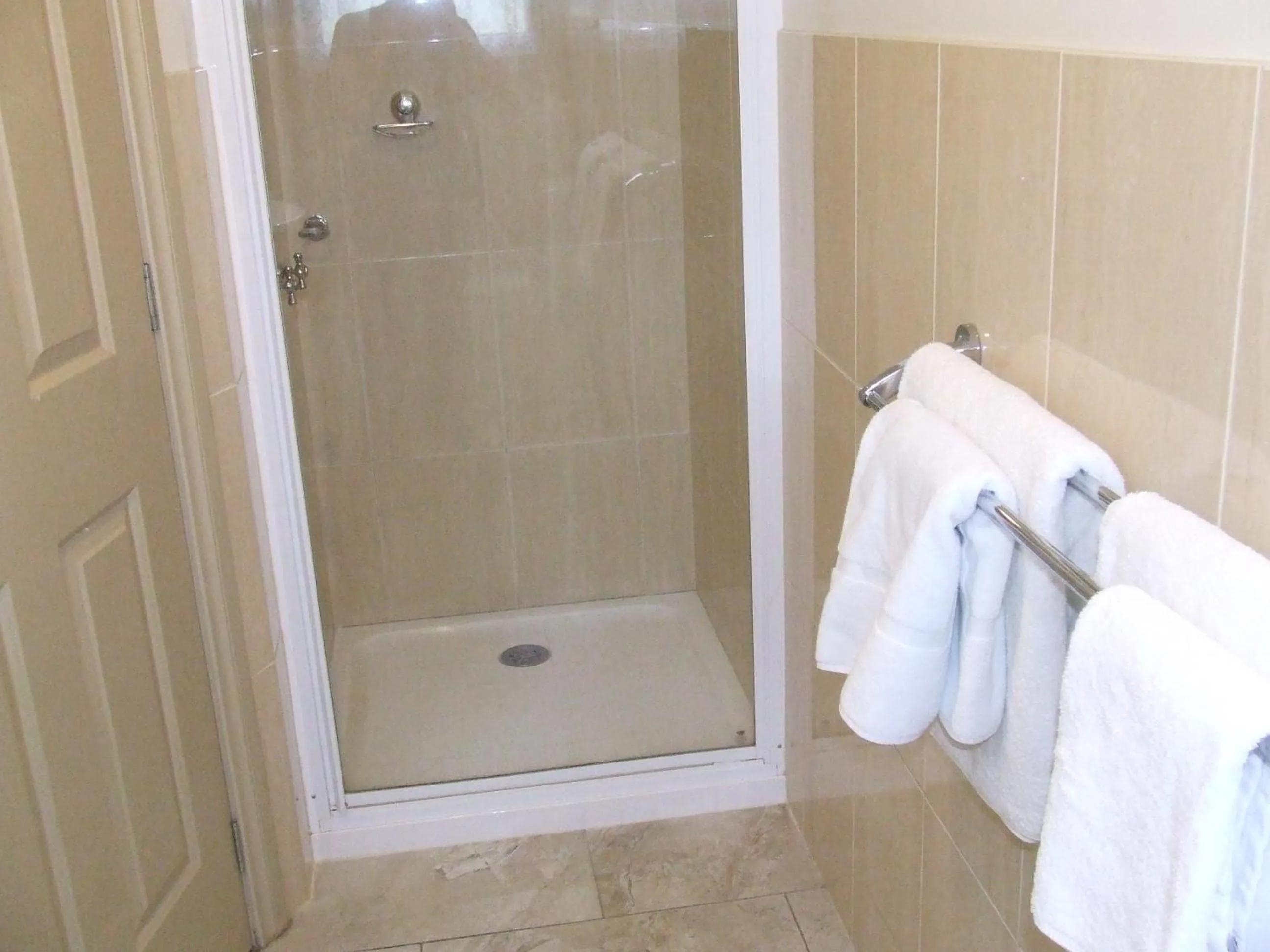 Bathroom in Queechy Motel