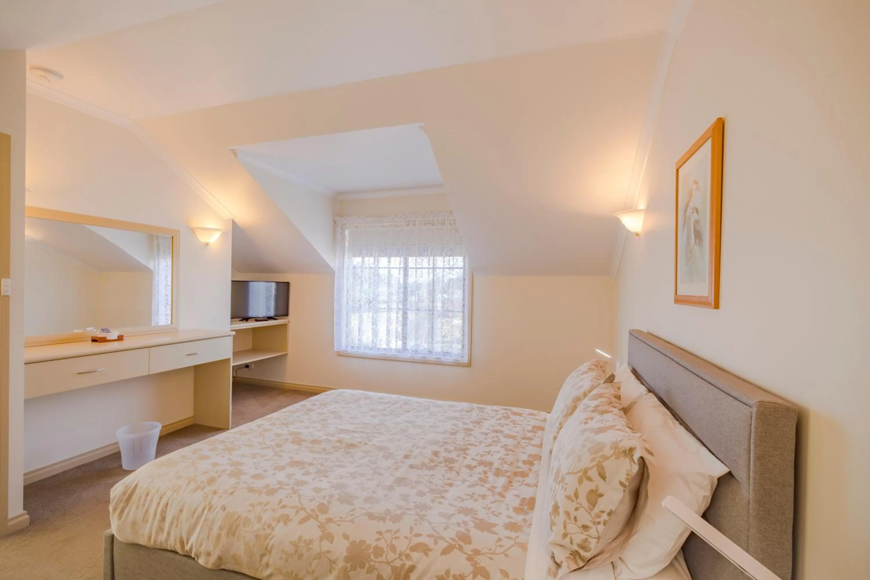 Bed in Queechy Motel