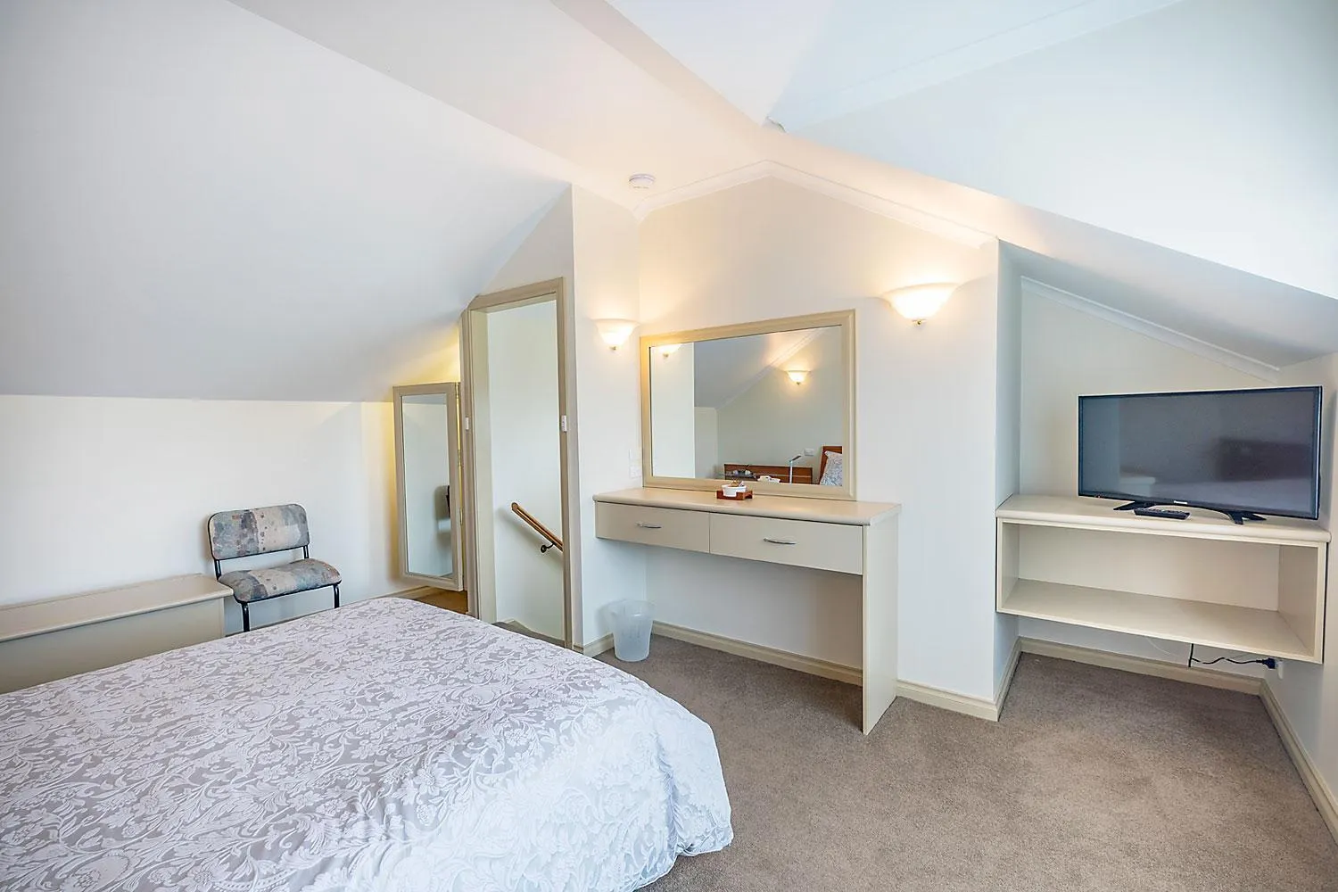 Bed in Queechy Motel