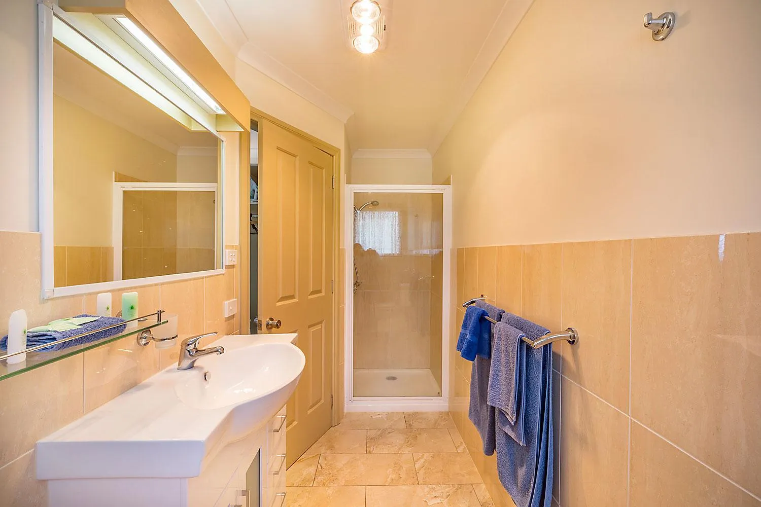 Shower in Queechy Motel