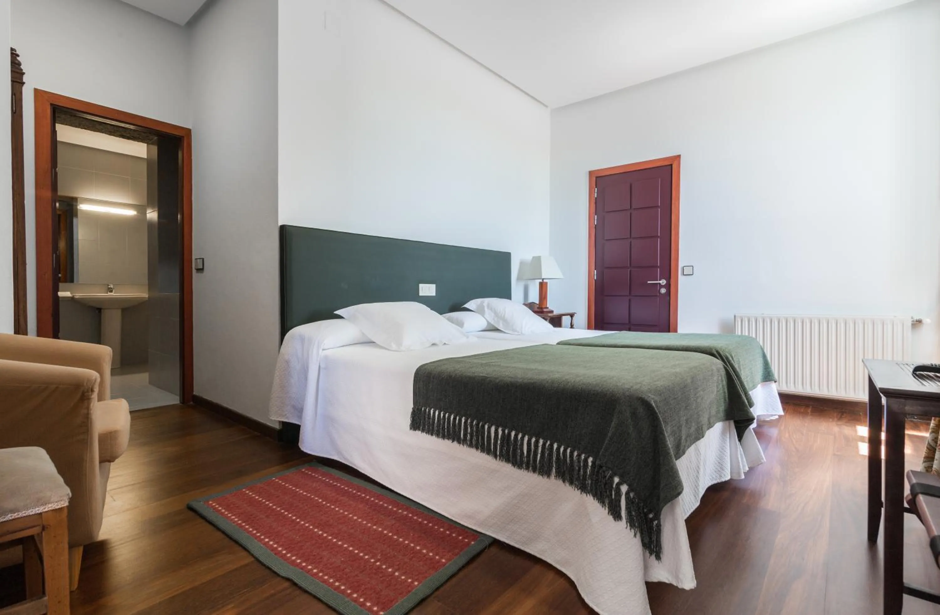 Photo of the whole room, Bed in Pazo de Sedor