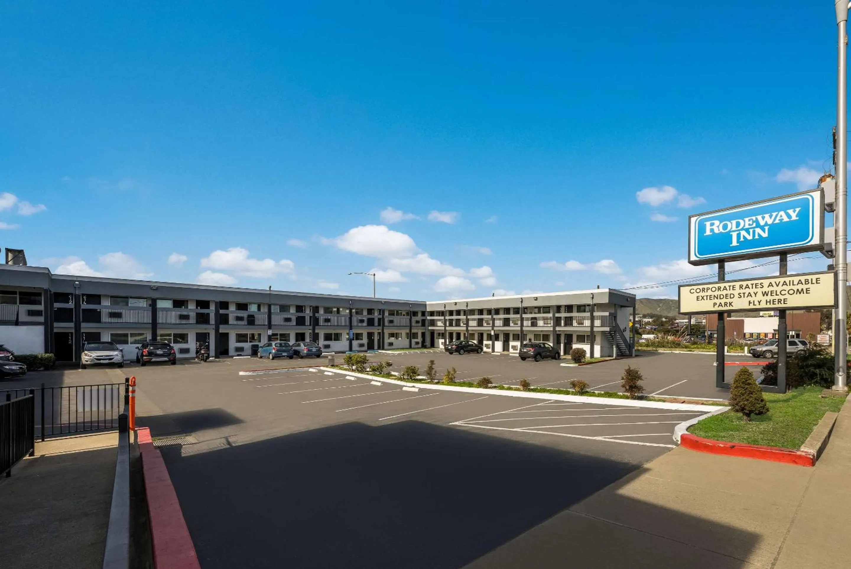 Property building in Rodeway Inn South San Francisco Airport