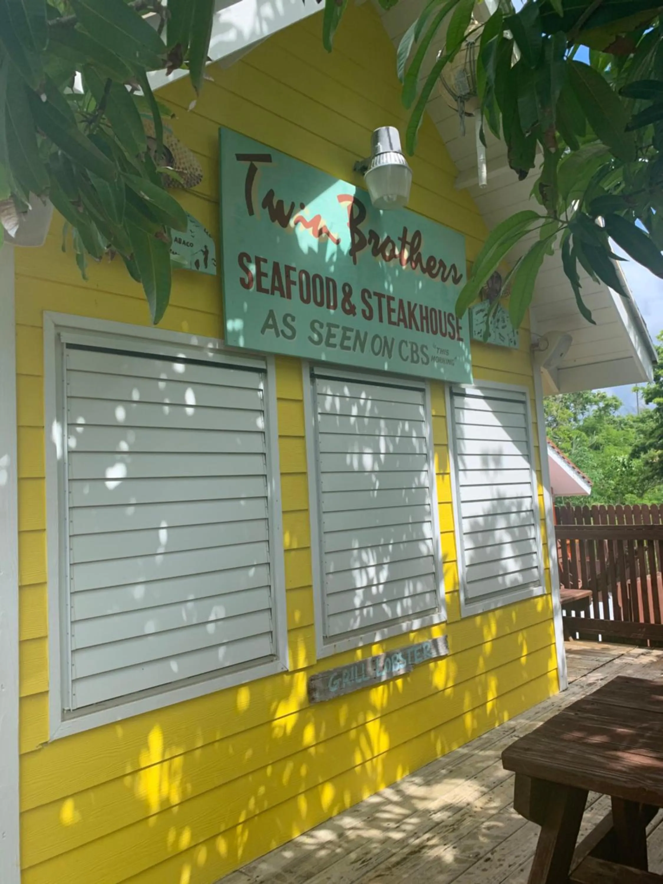 Logo/Certificate/Sign in Bay Inn Estates