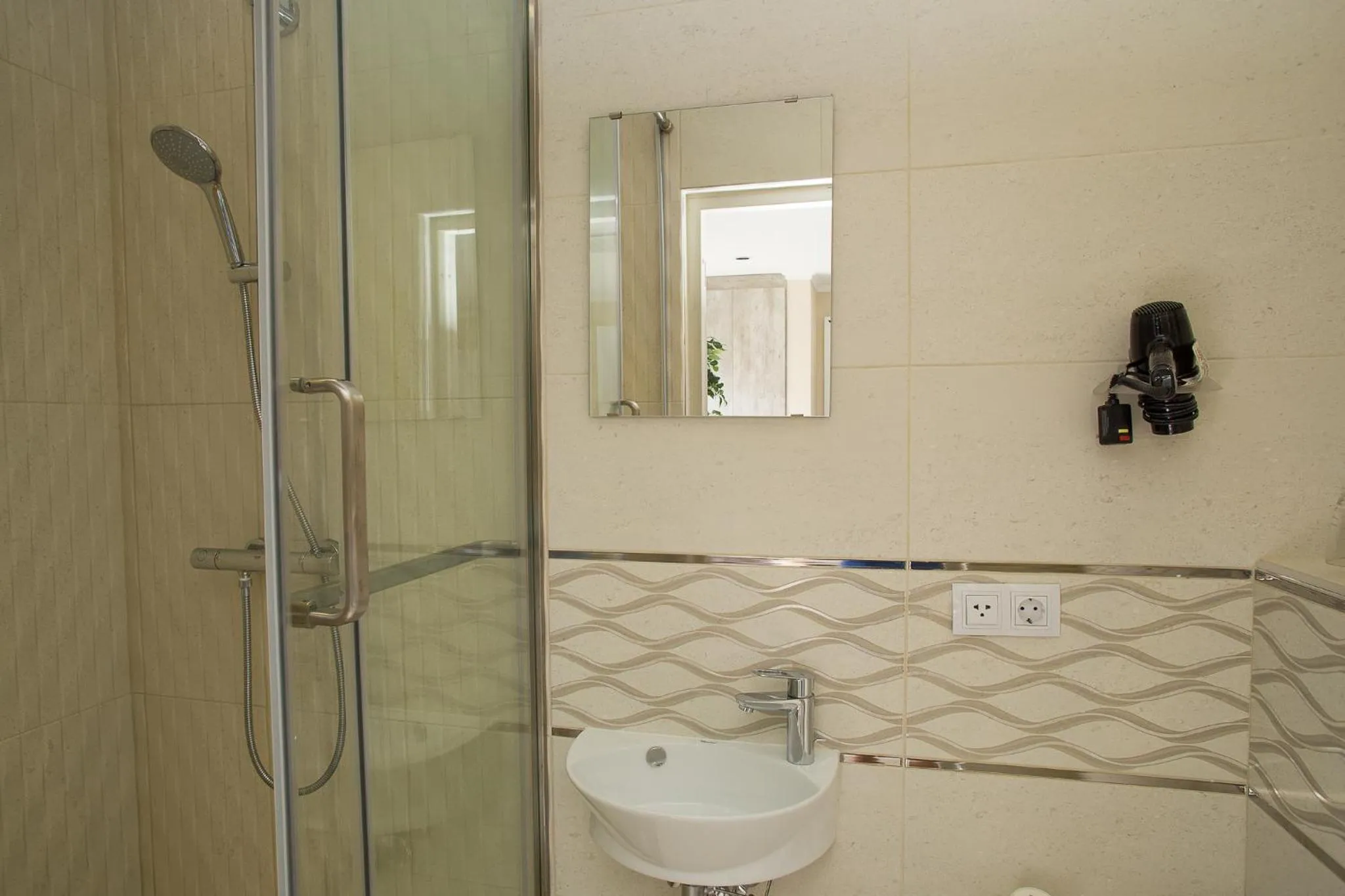 Shower in Hotel Islander Bonaire