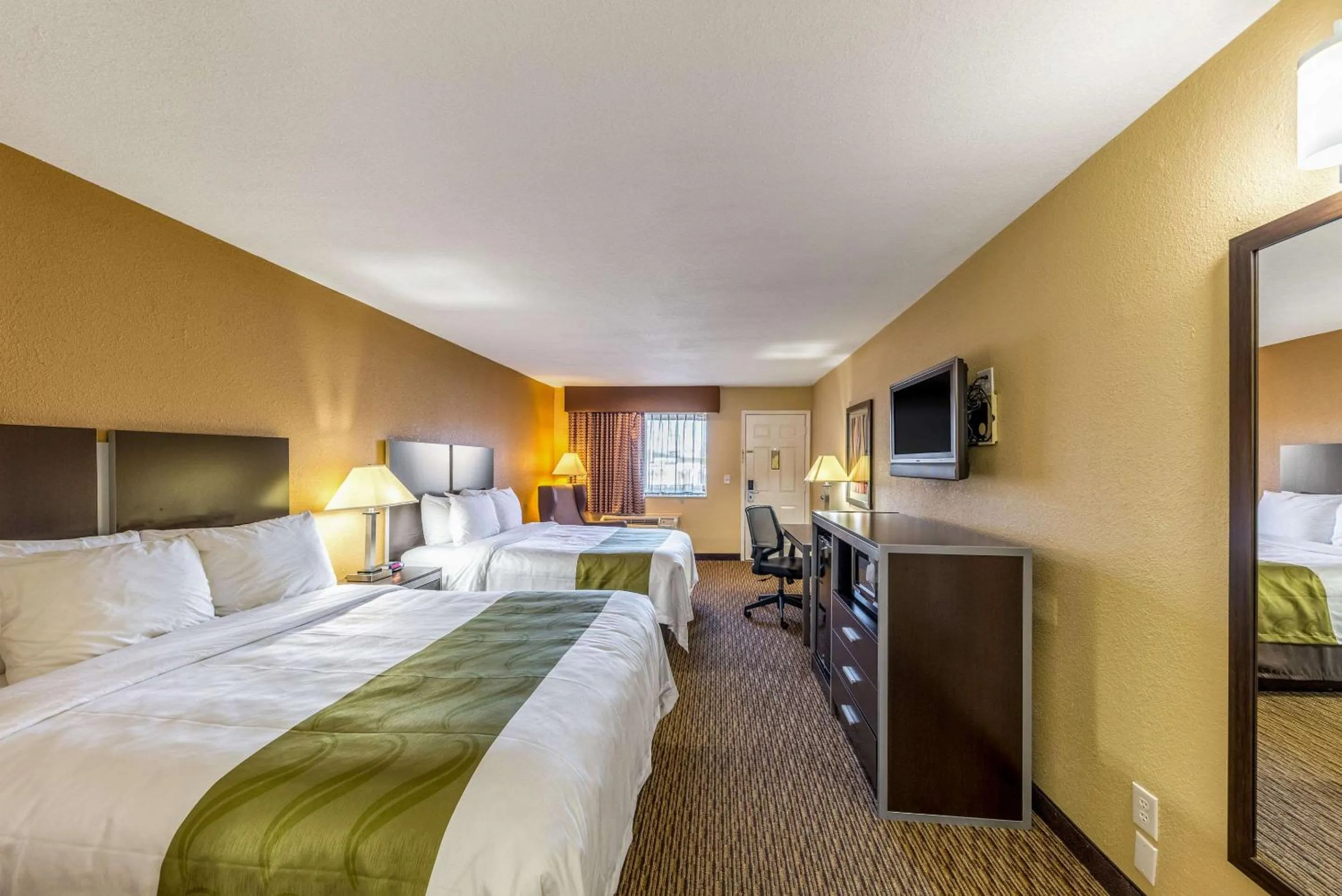 Photo of the whole room, Bed in Quality Inn Glenpool - Tulsa