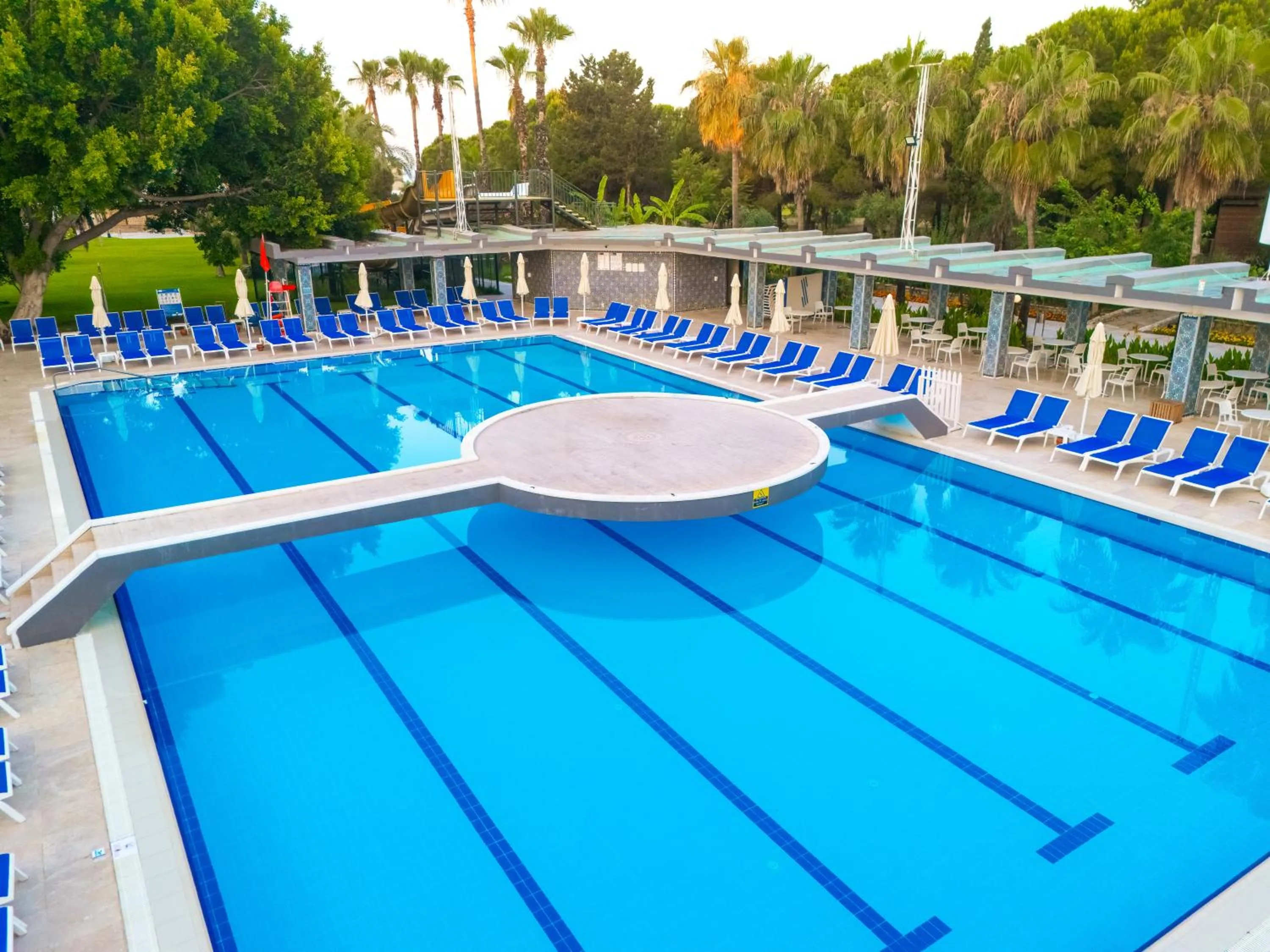 Swimming pool in Sural Hotel