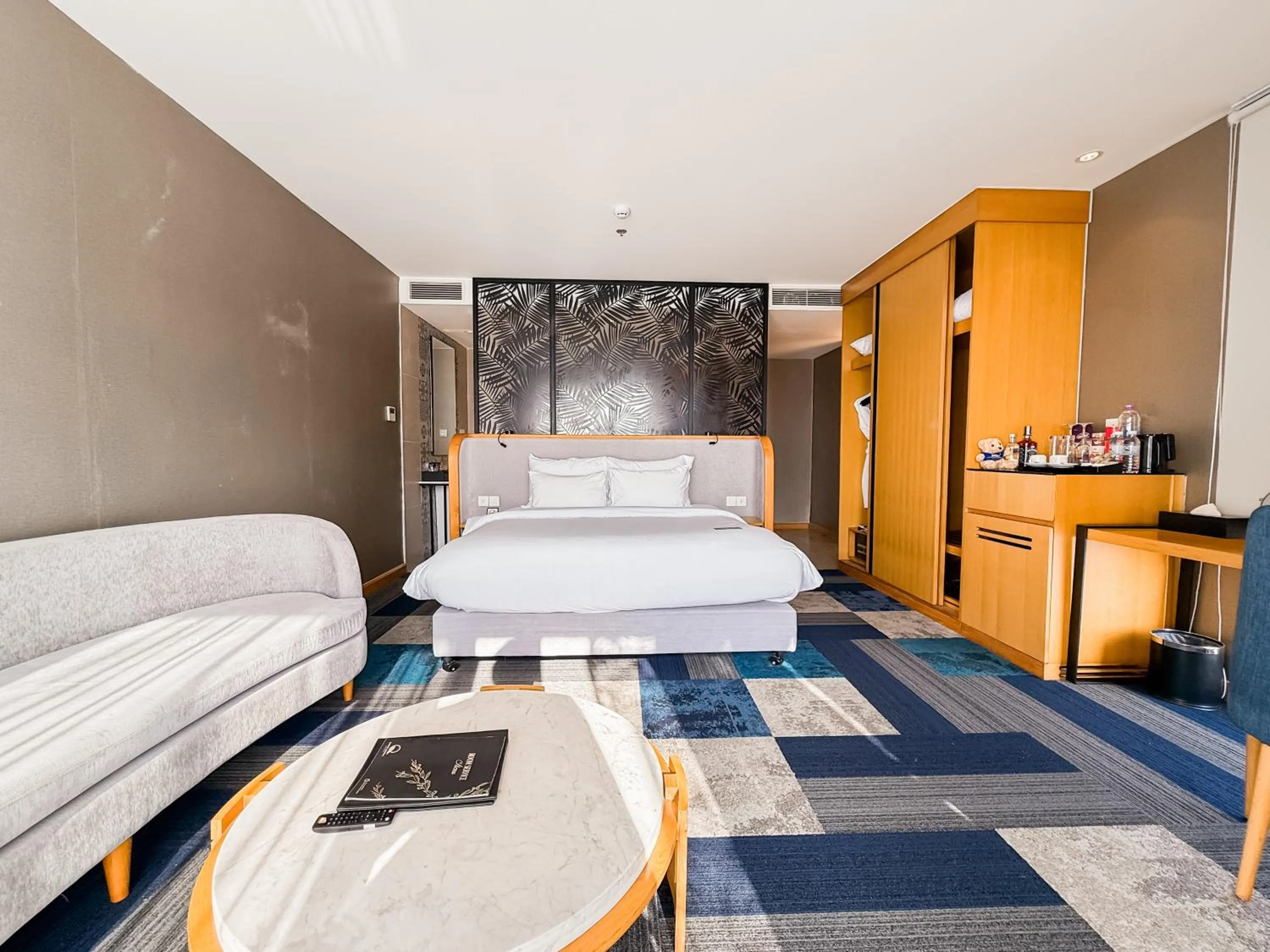 Restaurant/places to eat, Bed in Quinter Central Nha Trang