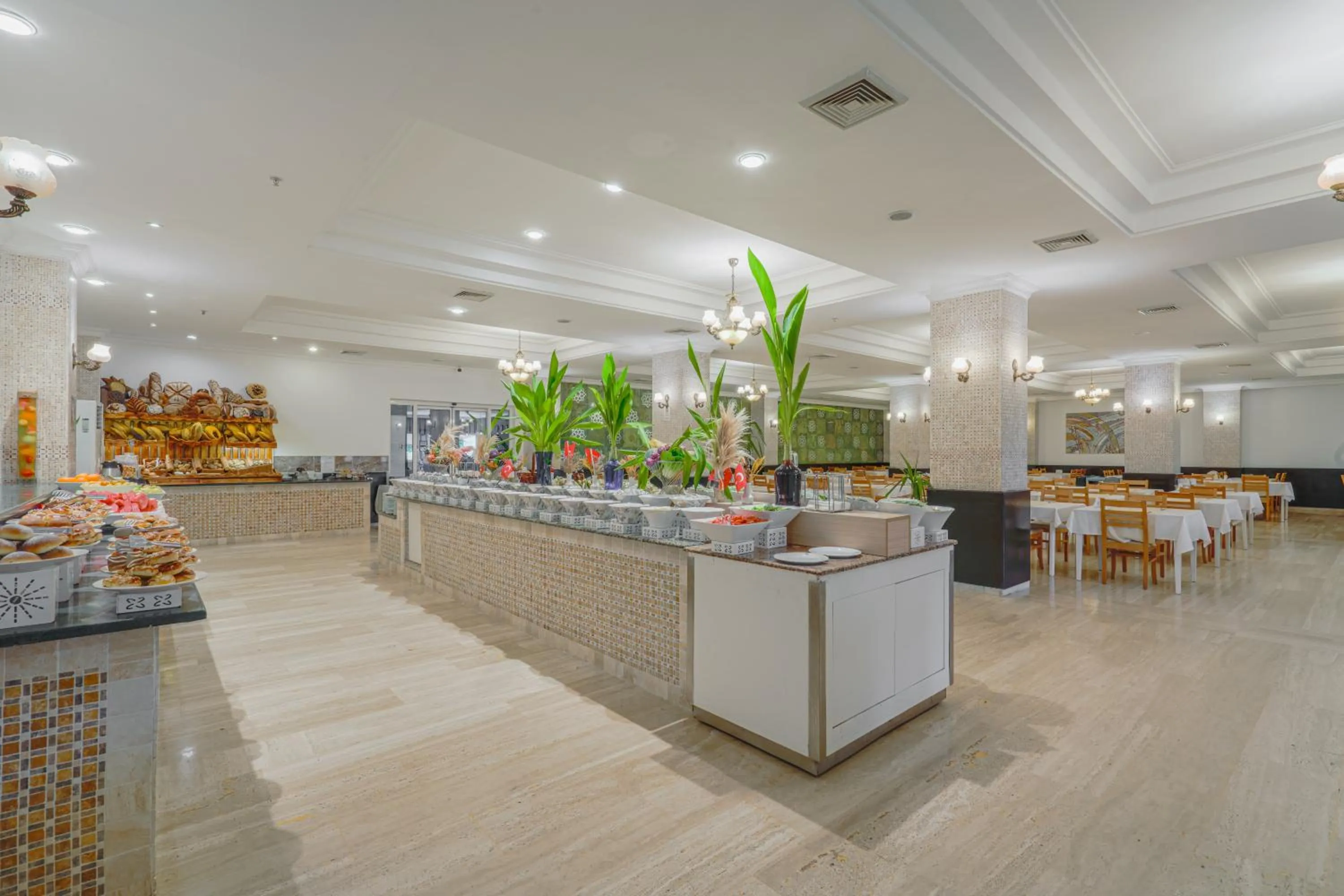 Restaurant/places to eat in Sural Garden Hotel