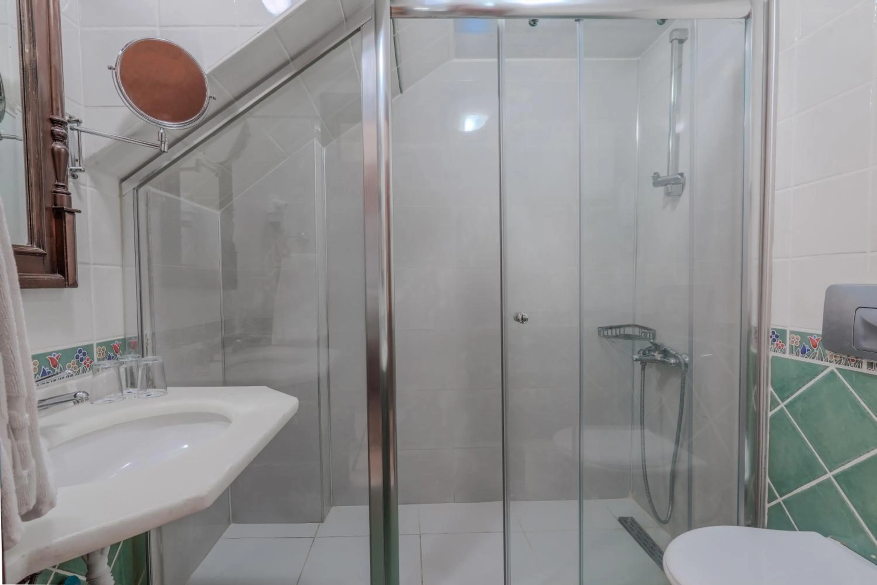 Bathroom in Sural Garden Hotel