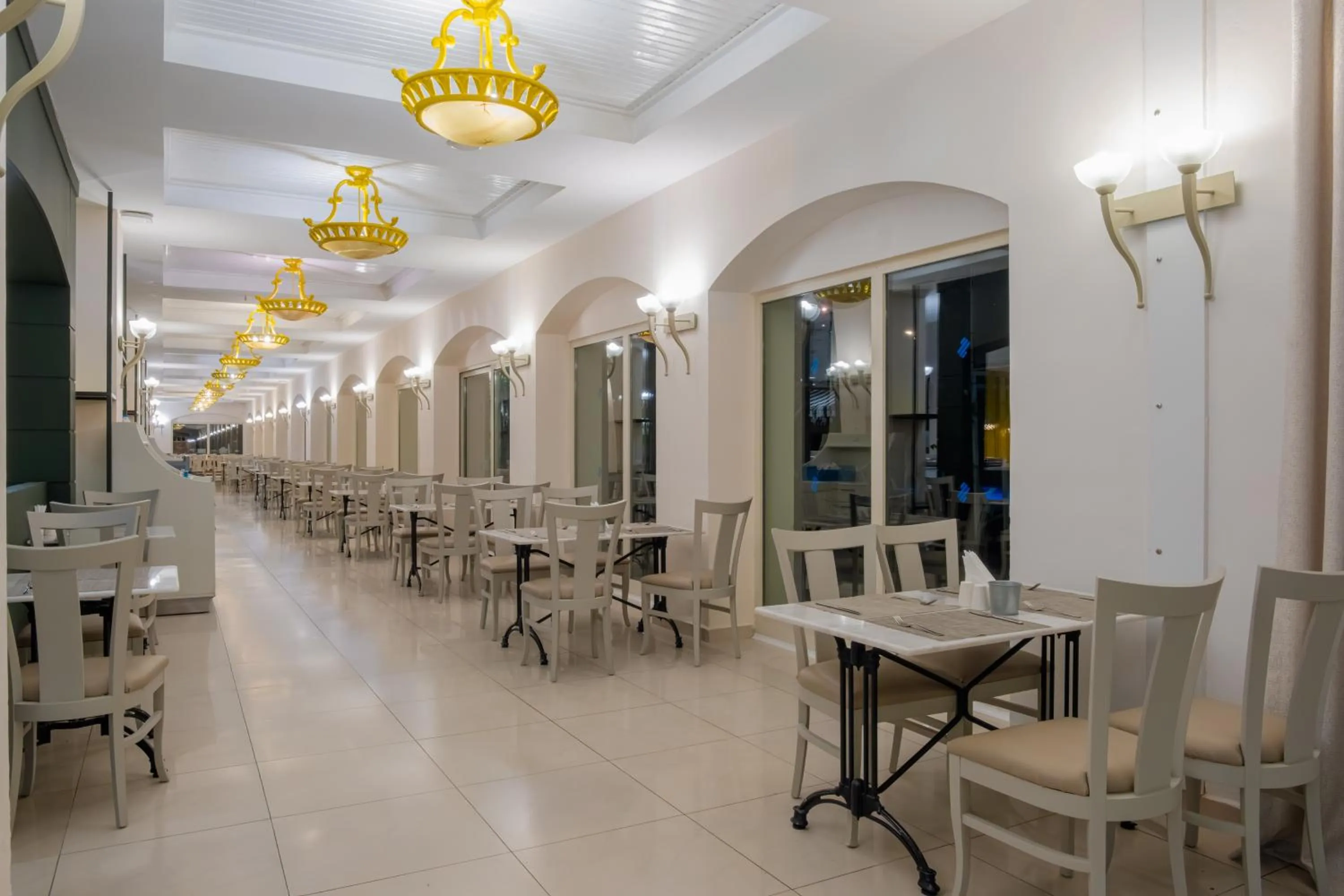 Restaurant/places to eat in Sural Resort Hotel