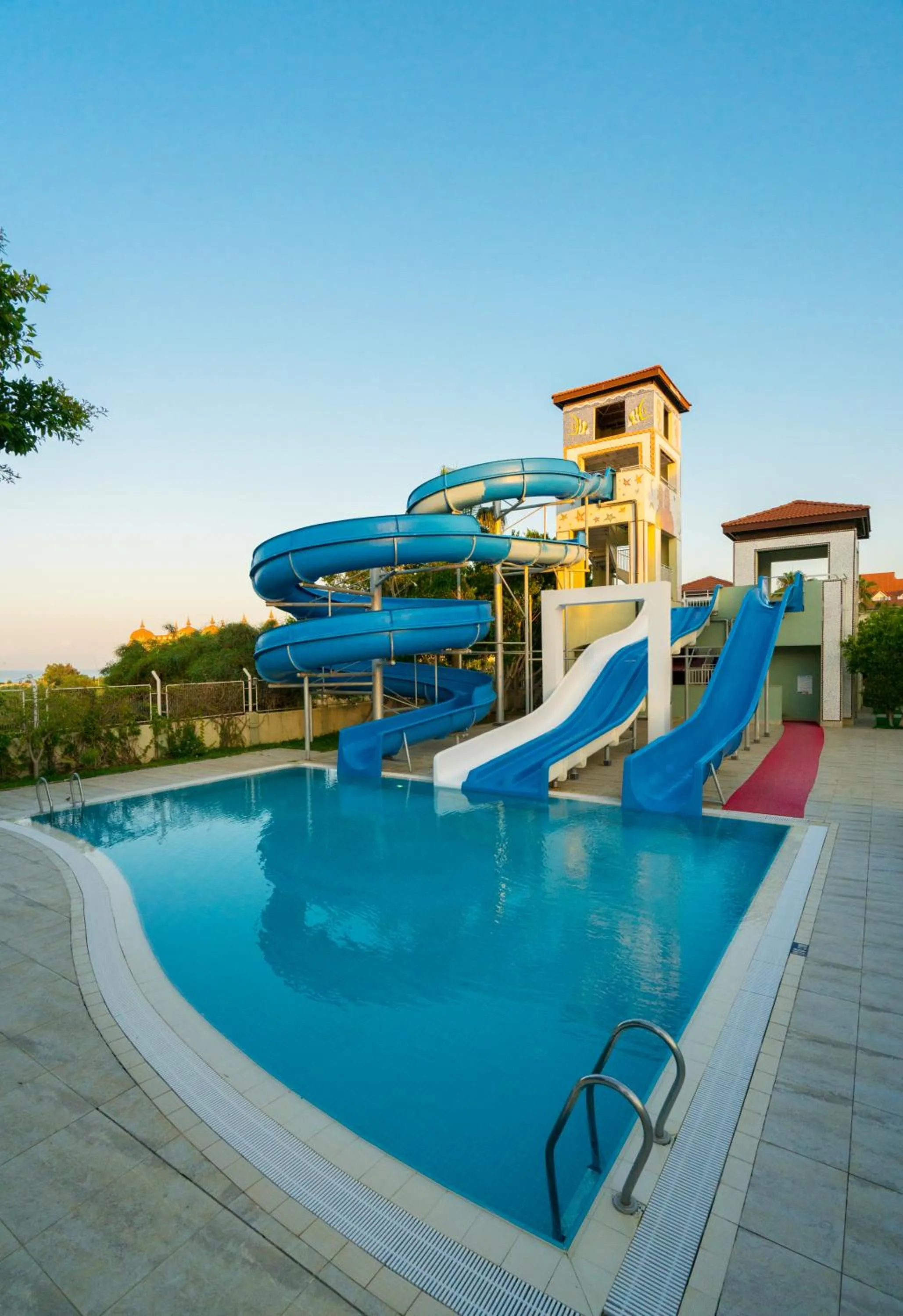 Swimming pool in Sural Resort Hotel