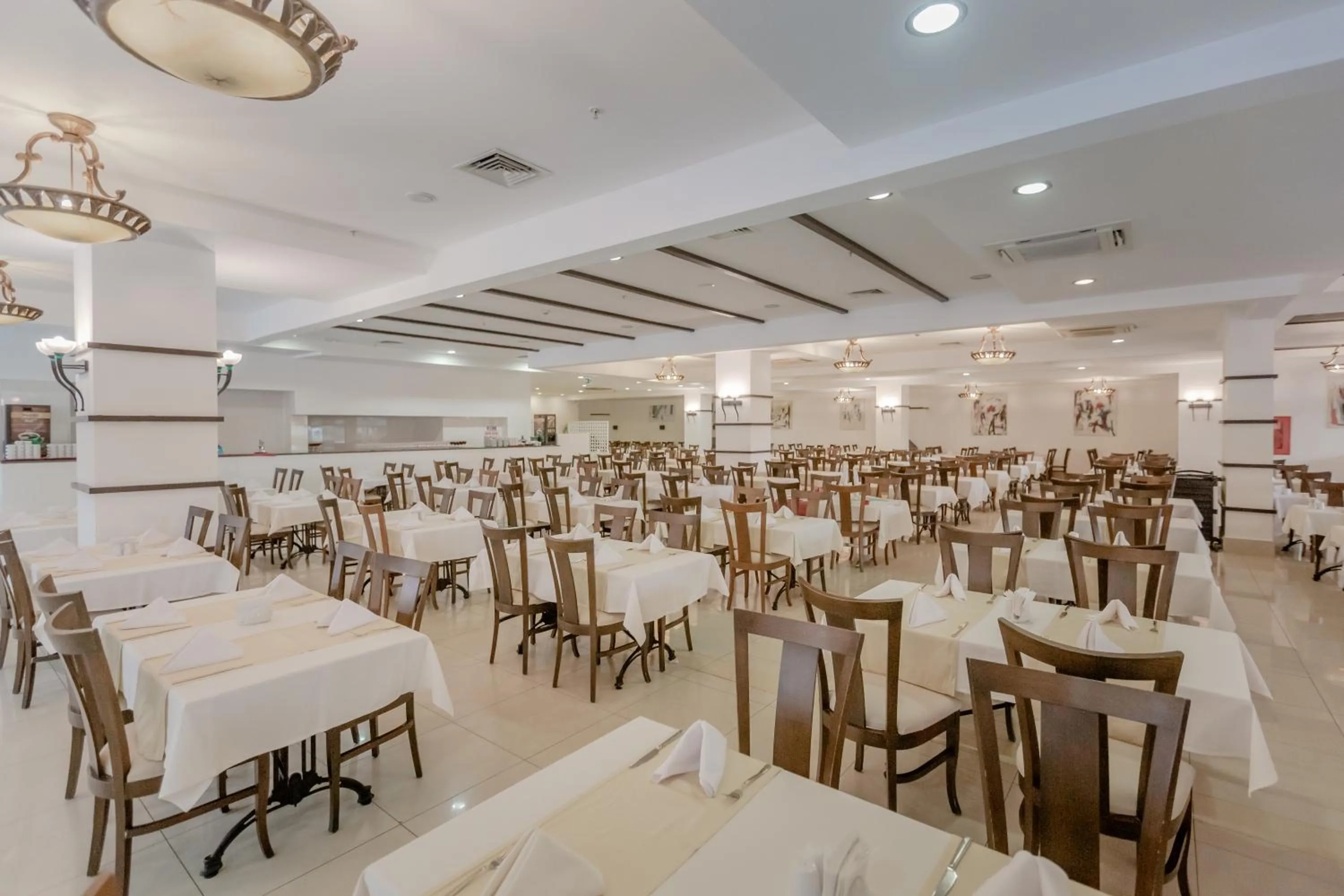 Restaurant/places to eat in Sural Resort Hotel