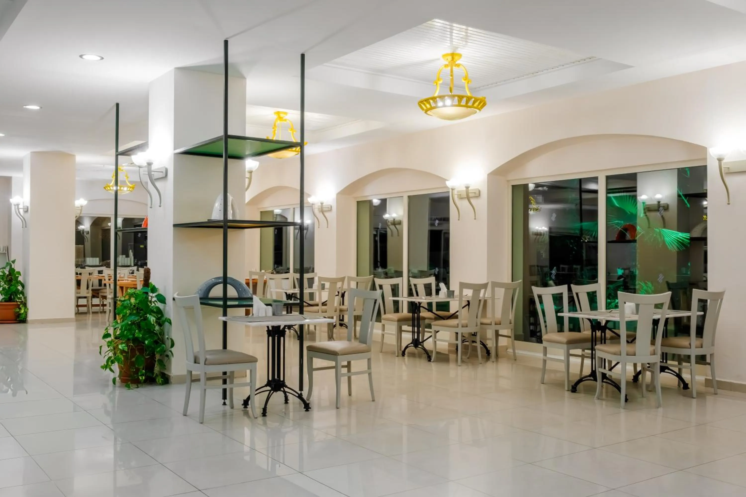 Restaurant/places to eat in Sural Resort Hotel