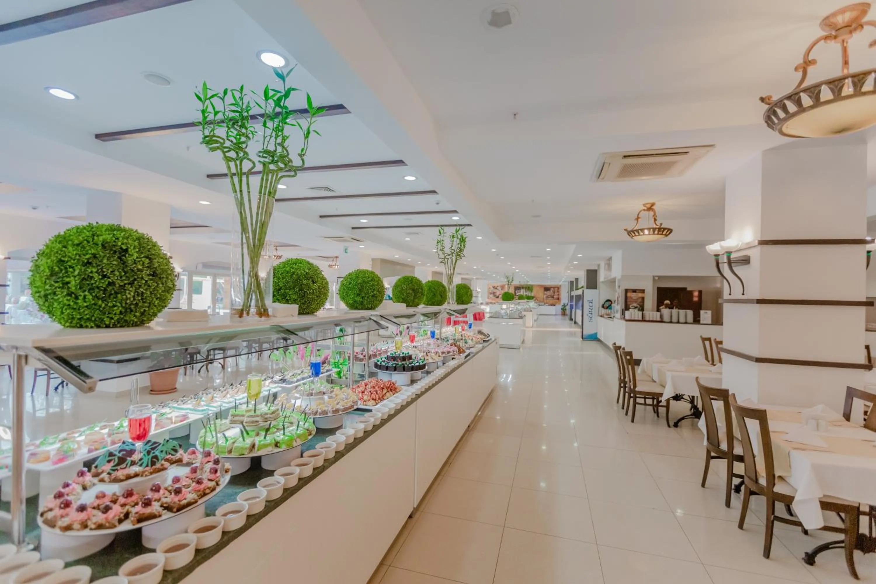 Restaurant/places to eat in Sural Resort Hotel