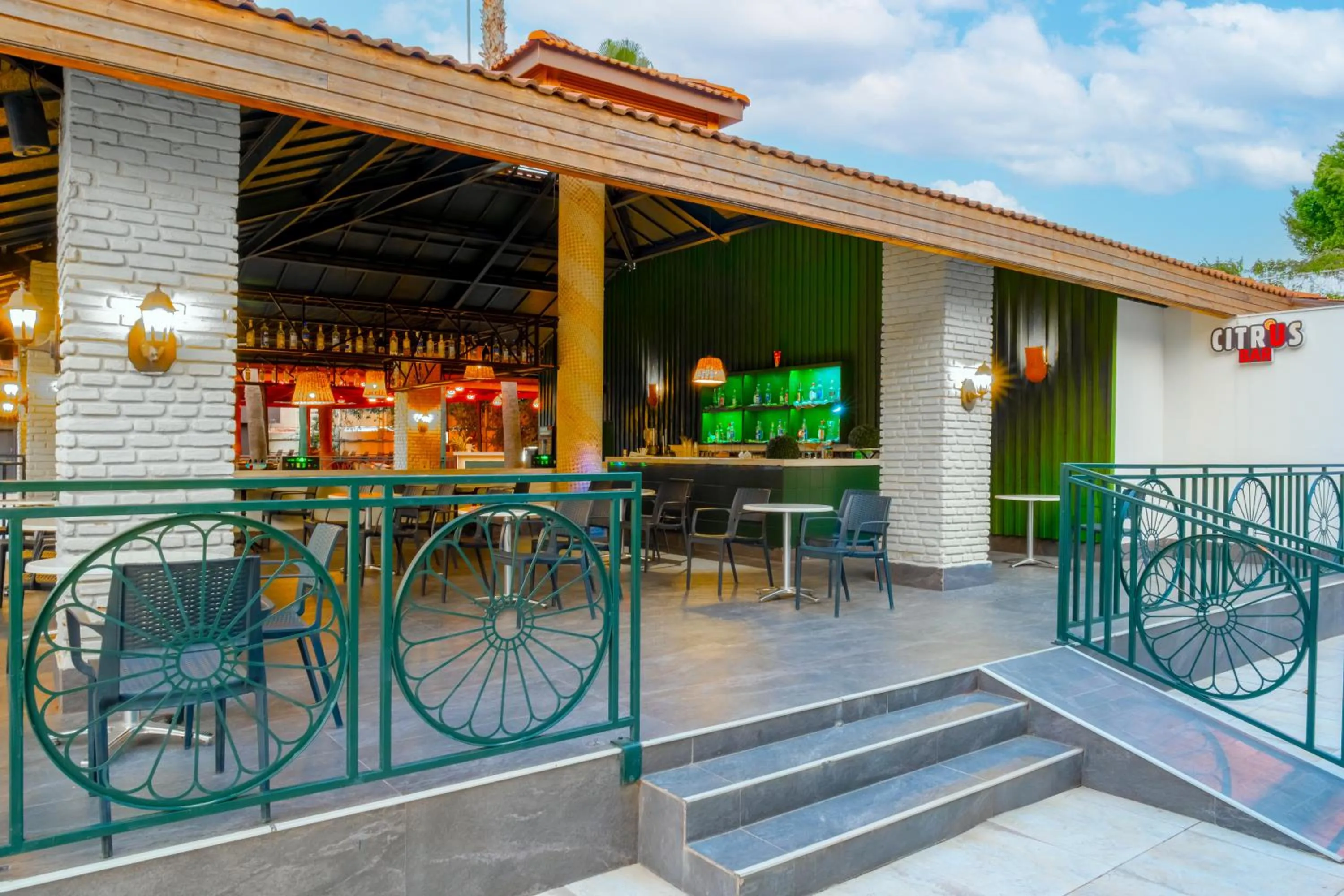 Lounge or bar in Sural Resort Hotel