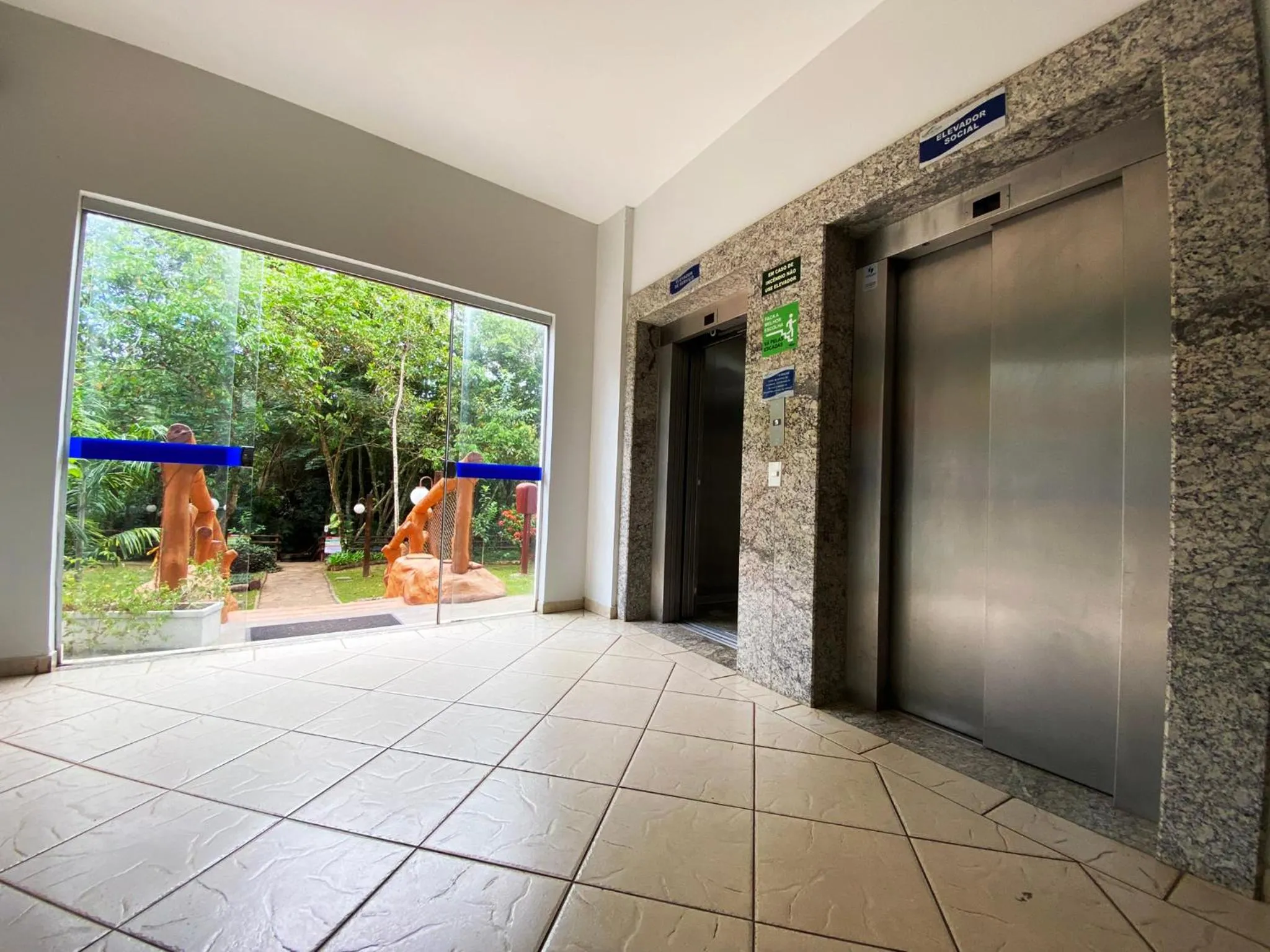 elevator in IMG Hotel Rio Quente