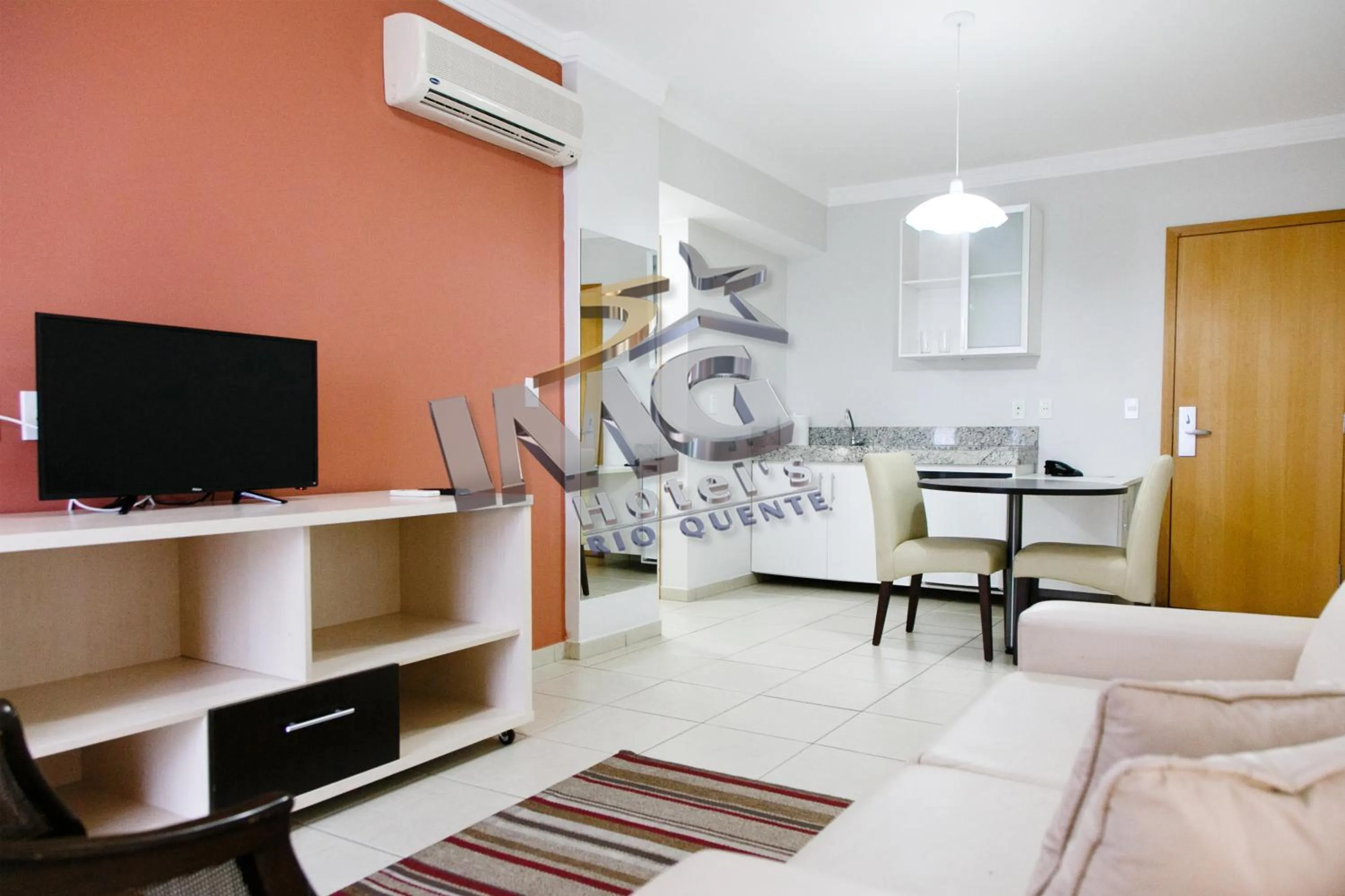 Communal lounge/ TV room in IMG Hotel Rio Quente