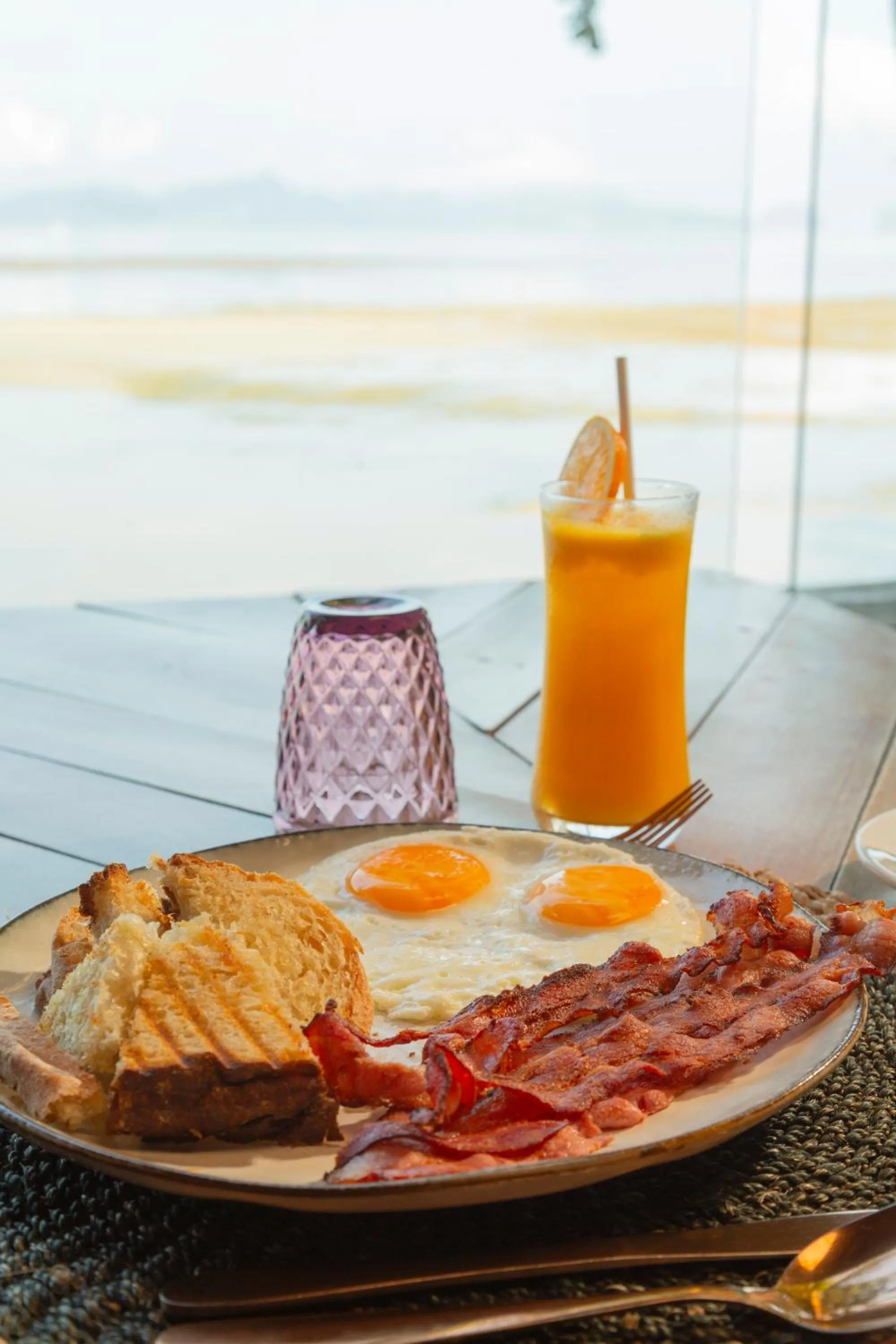 Food and drinks in Panorama Boutique Hotel & Beach Club