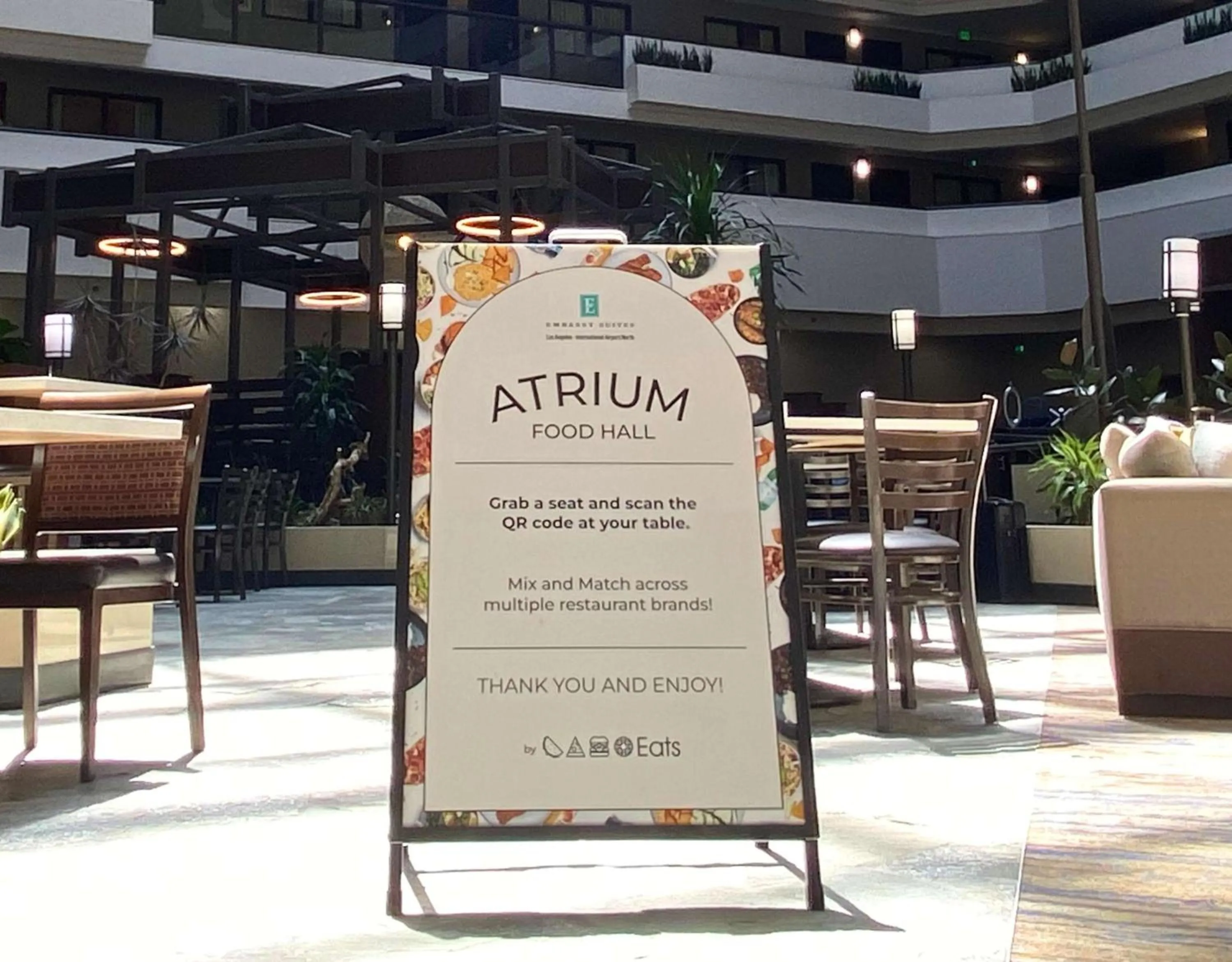 Restaurant/places to eat in Embassy Suites Los Angeles - International Airport/North