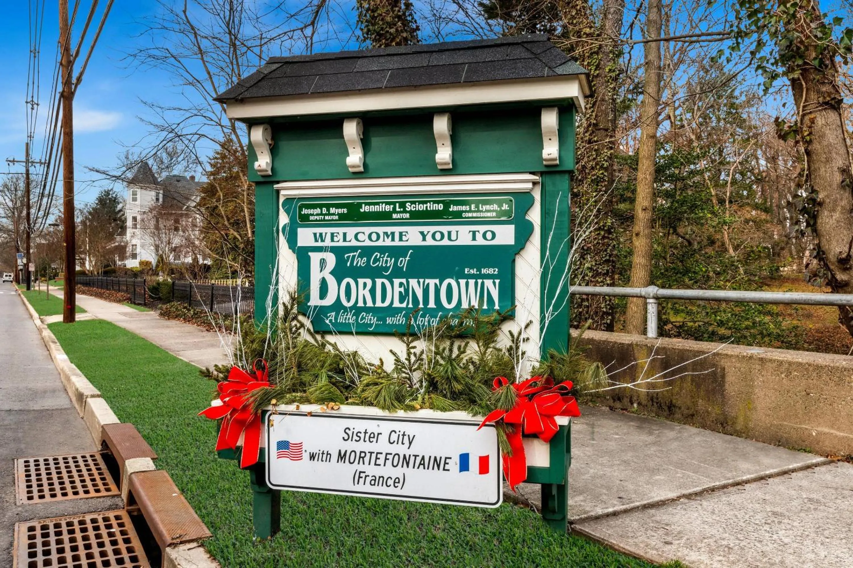 Property building in Comfort Inn Bordentown near NJ Turnpike