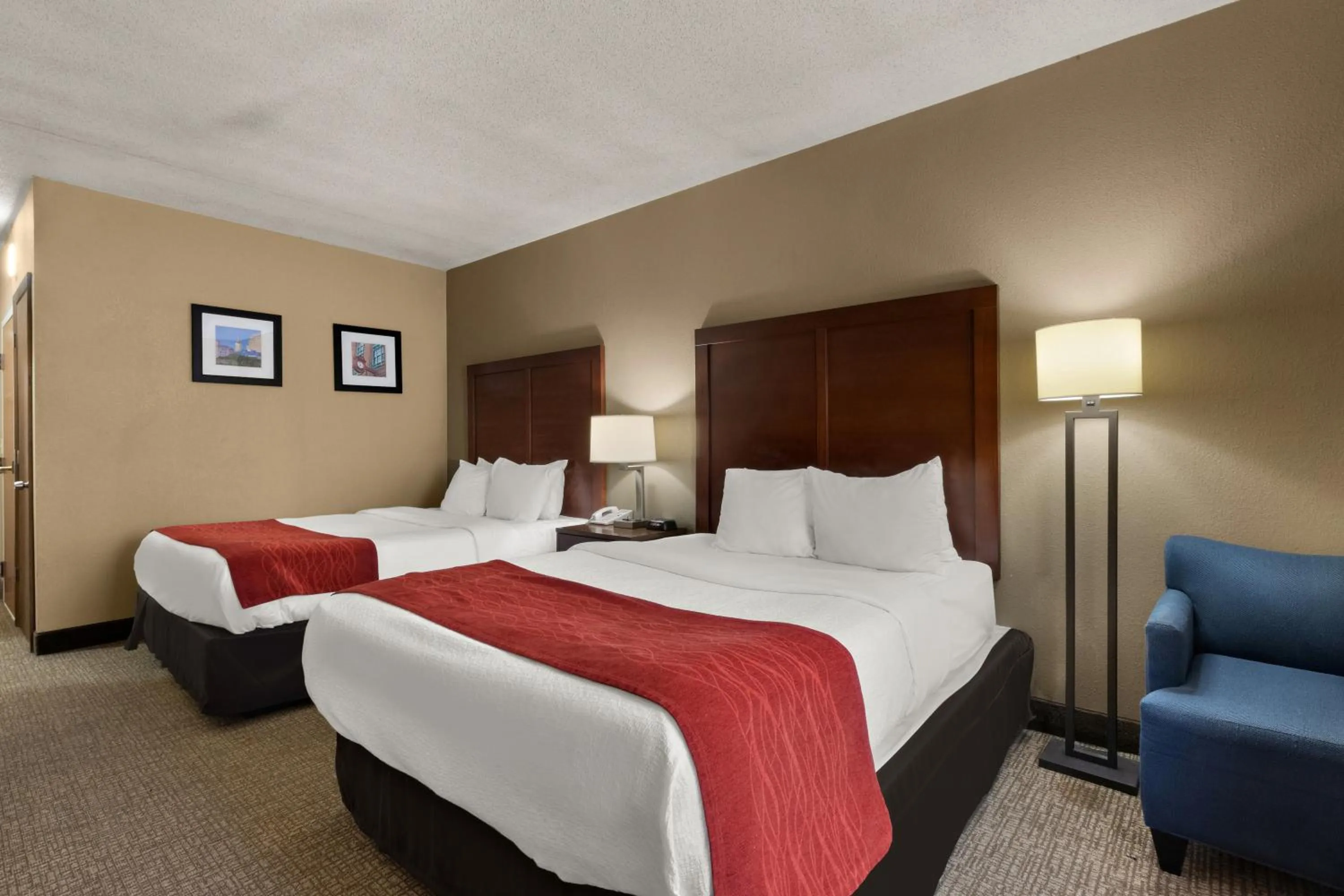 Bedroom, Bed in Comfort Inn Bordentown near NJ Turnpike