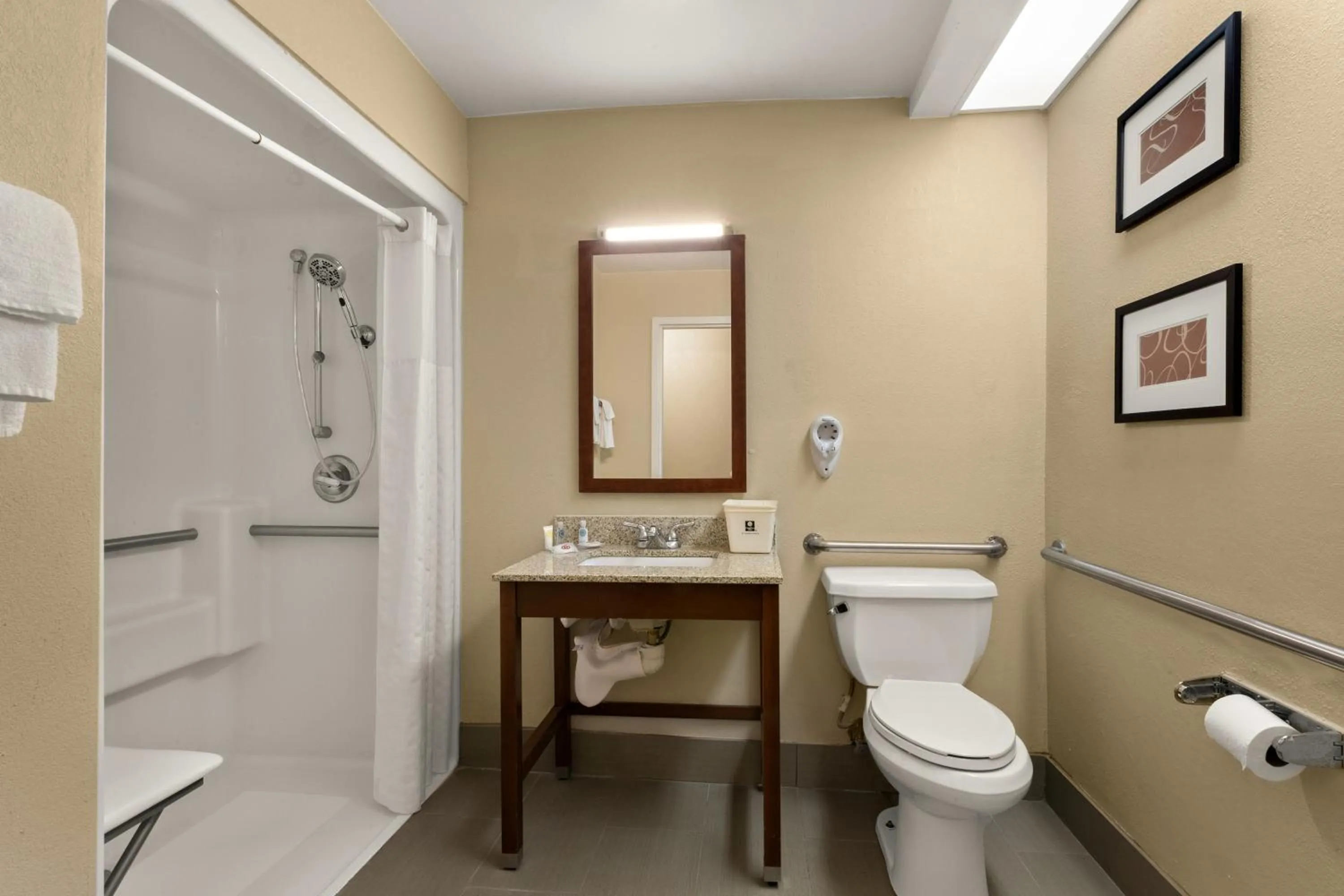 Toilet in Comfort Inn Bordentown near NJ Turnpike