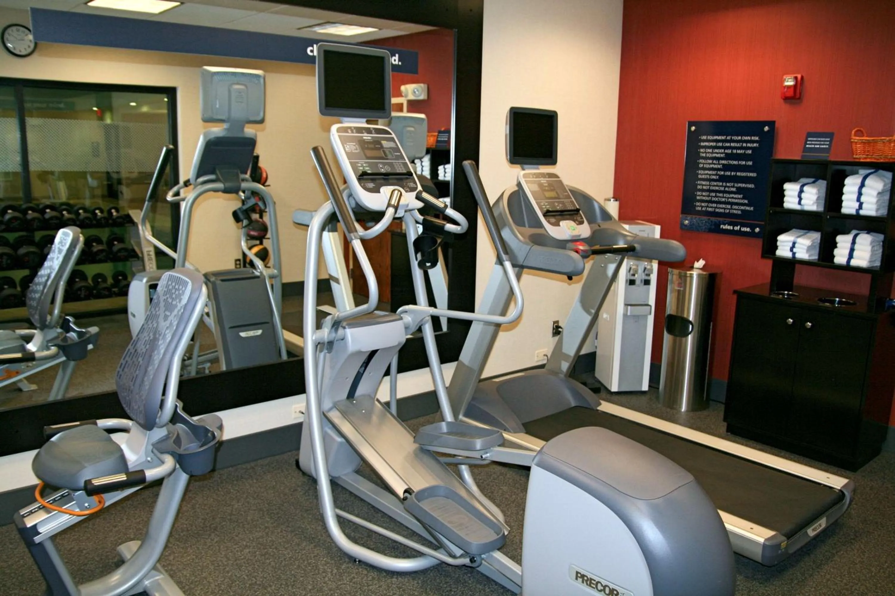 Fitness centre/facilities in Hampton Inn Raynham-Taunton